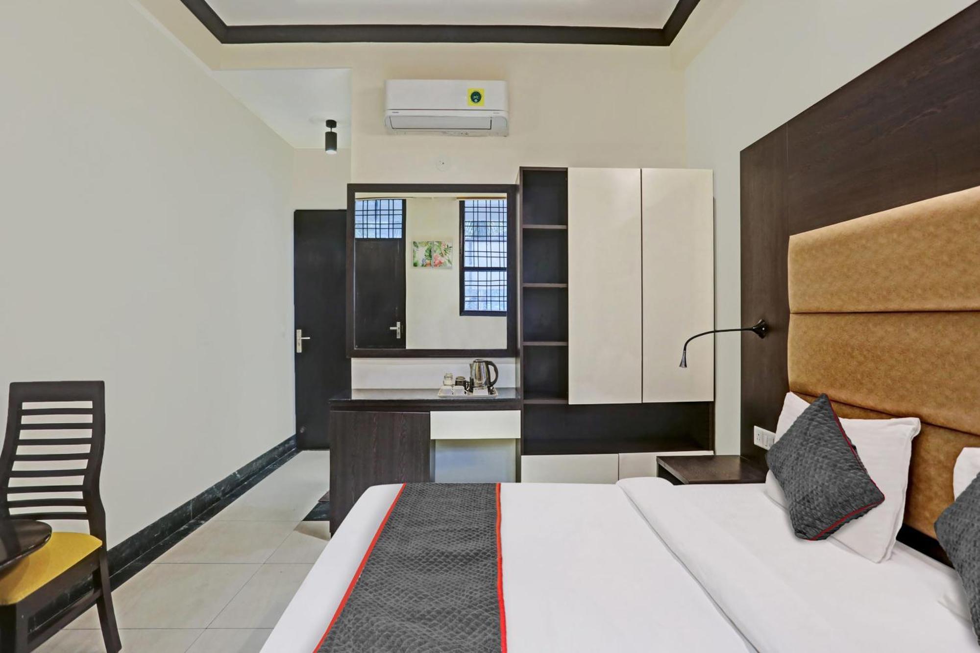Townhouse 1184 N Huda Center Hotel Gurgaon