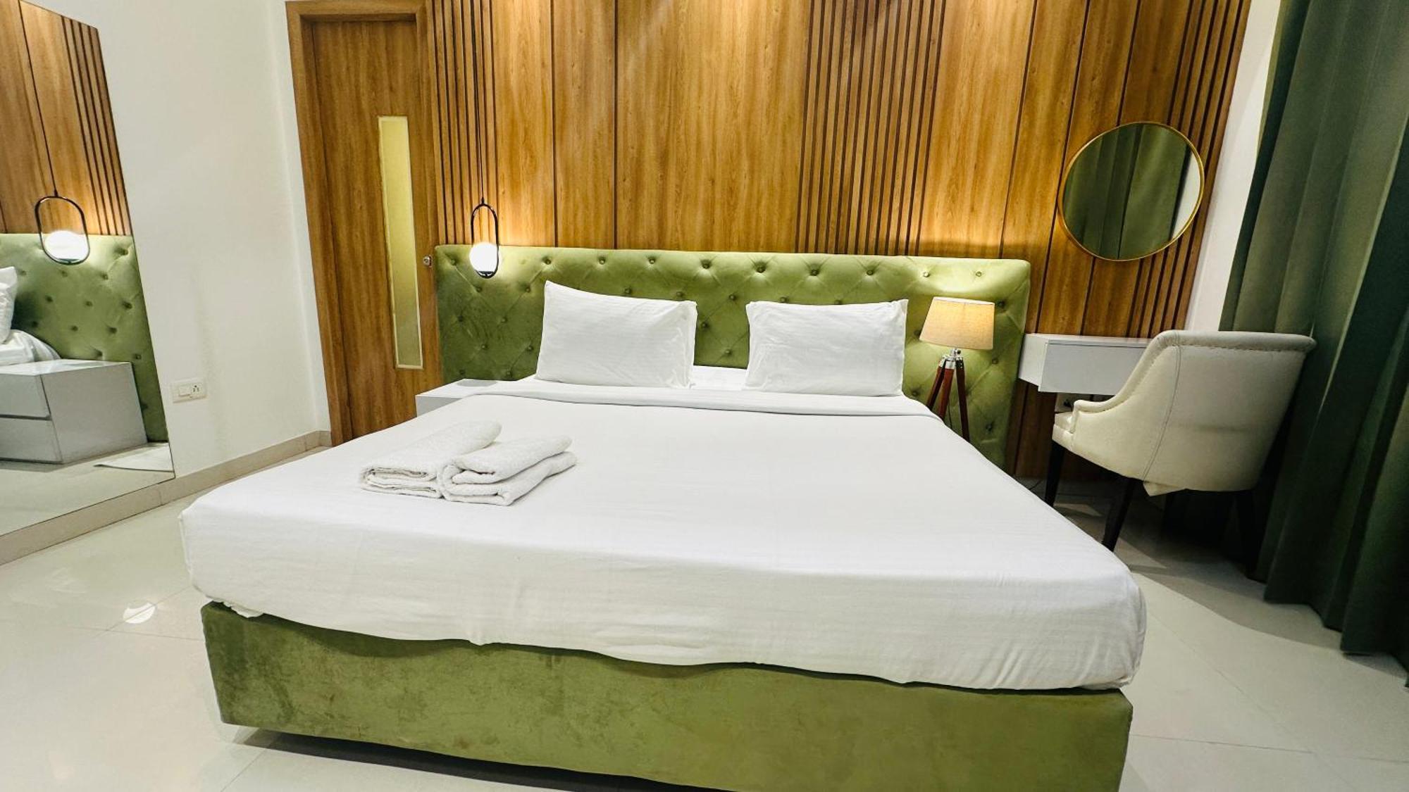 Elite Millennium - Near Huda Centre Hotel 3*