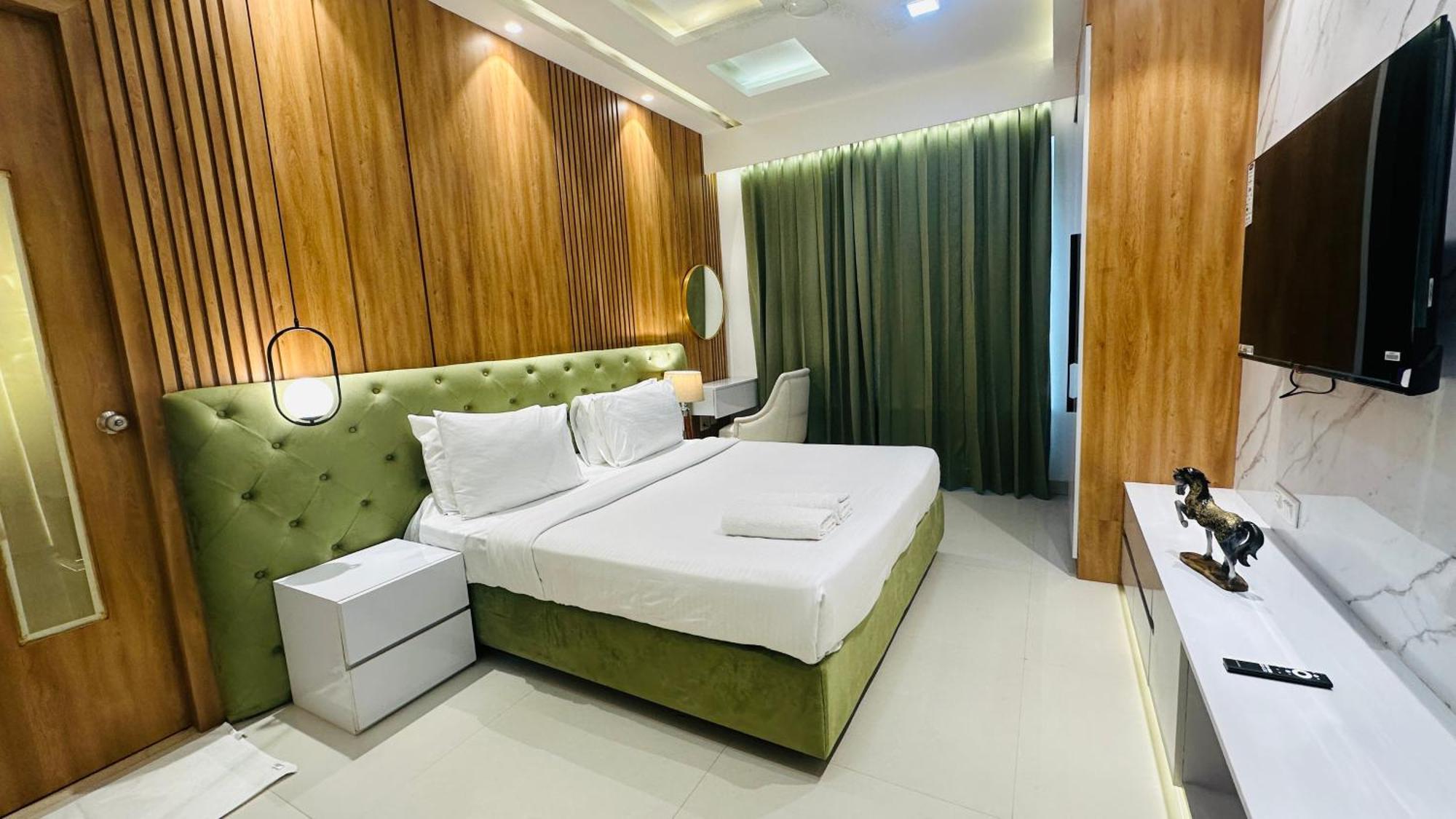 Elite Millennium - Near Huda Centre 3* Gurgaon
