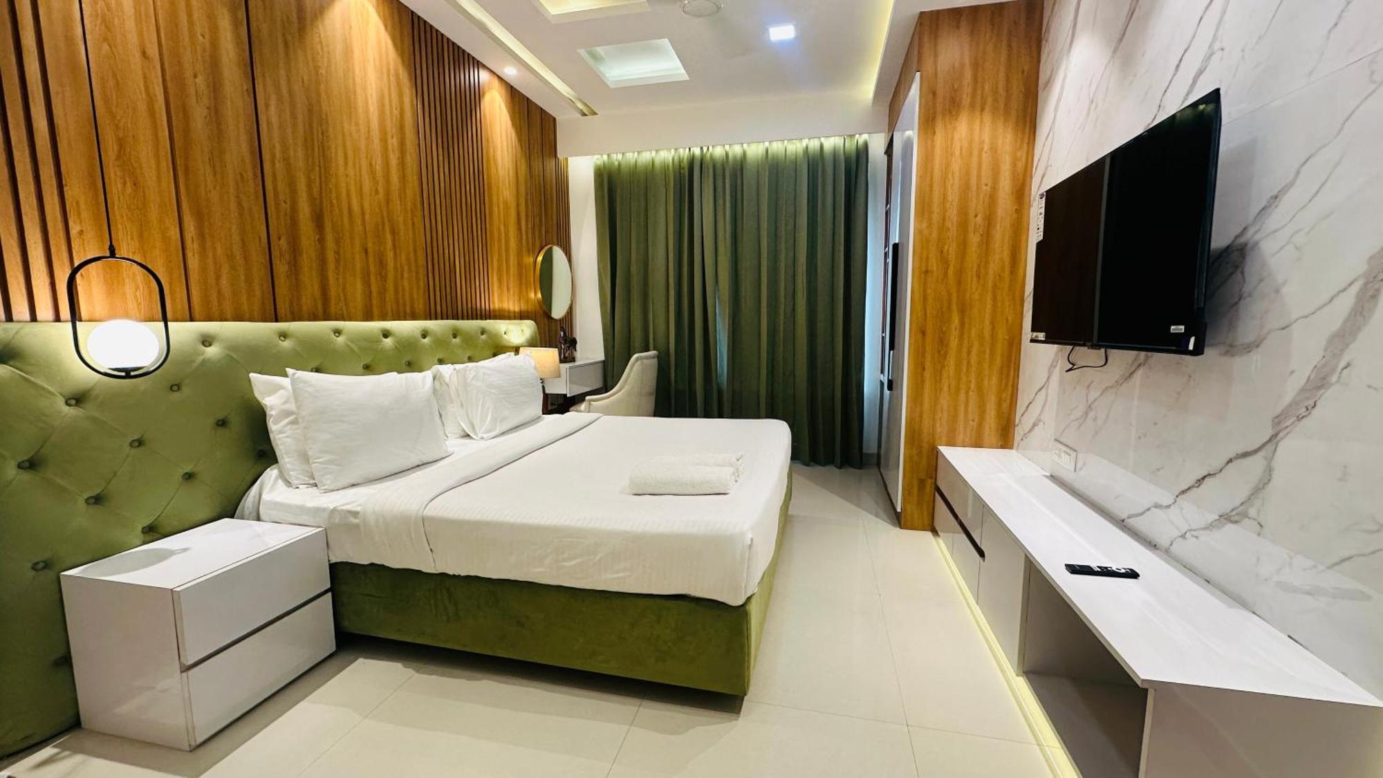 Elite Millennium - Near Huda Centre Hotel 3*