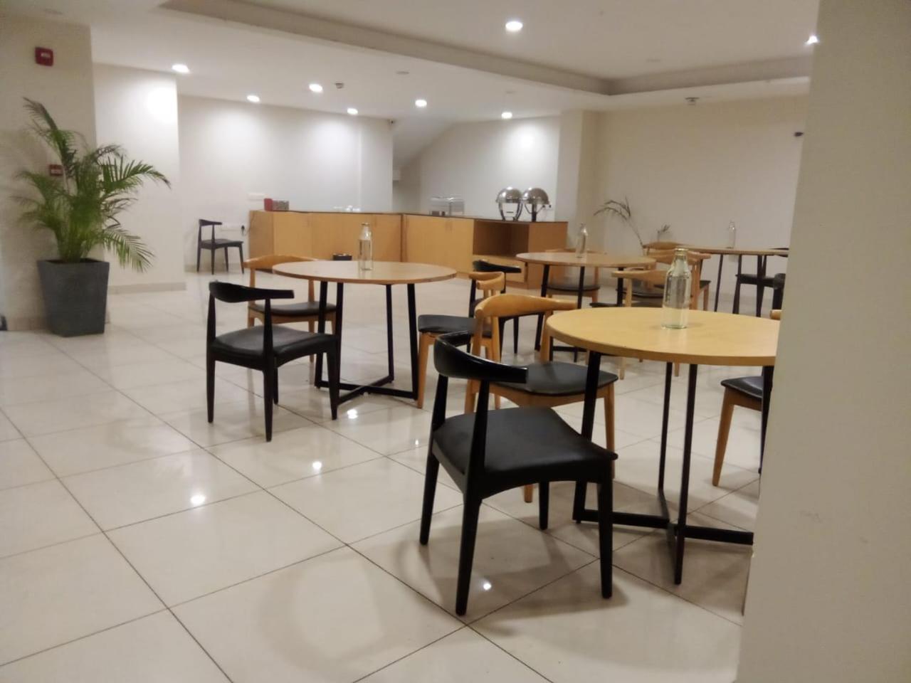 Saltstayz Sector 46 - Sohna Road And Near Paras Hospital Hotel