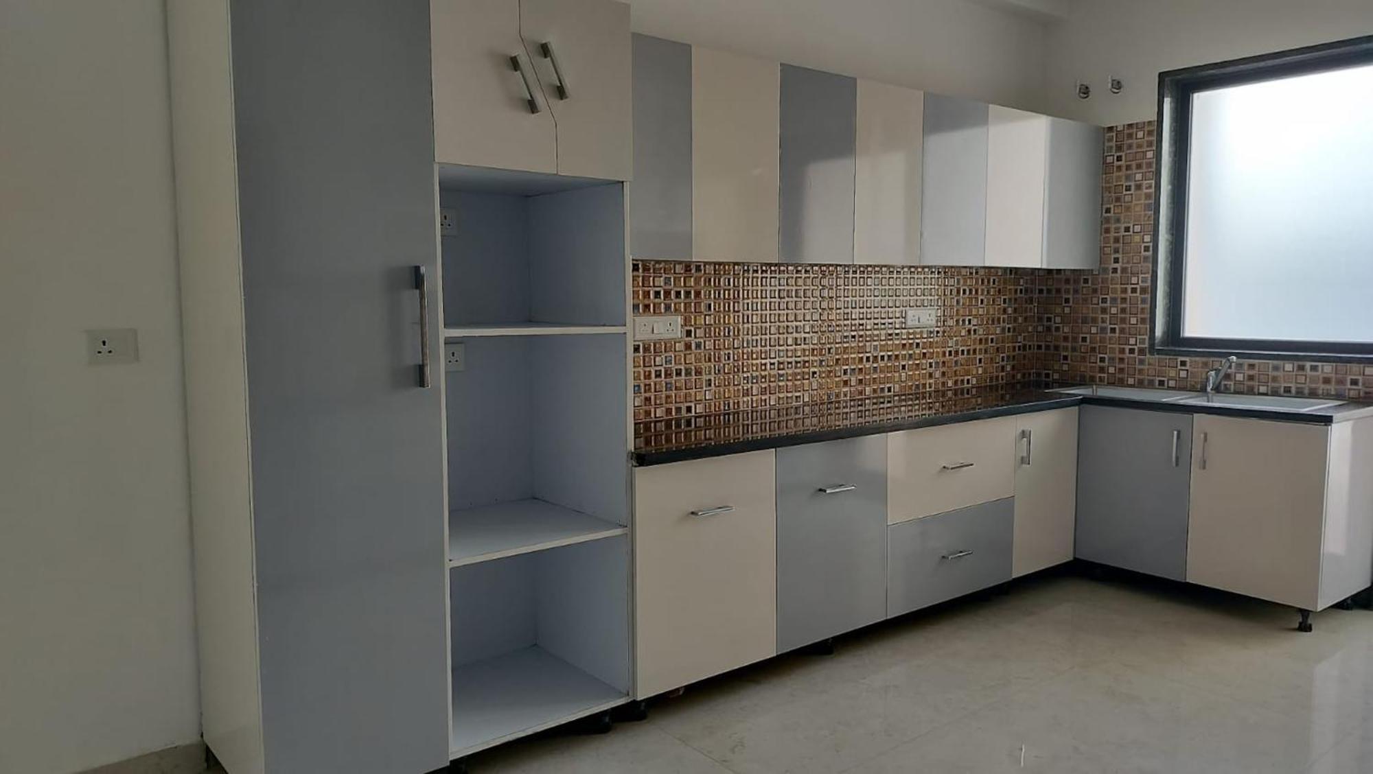 Elite 32 Avenue - Near Google Building 3*