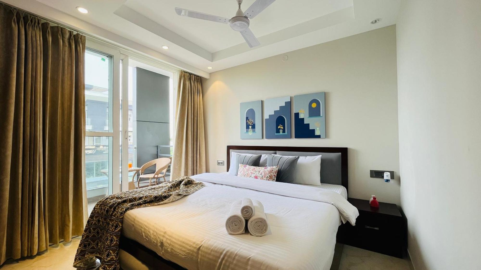 Bluo 1bhk - Balcony, Lift, Gym, Parking 3*
