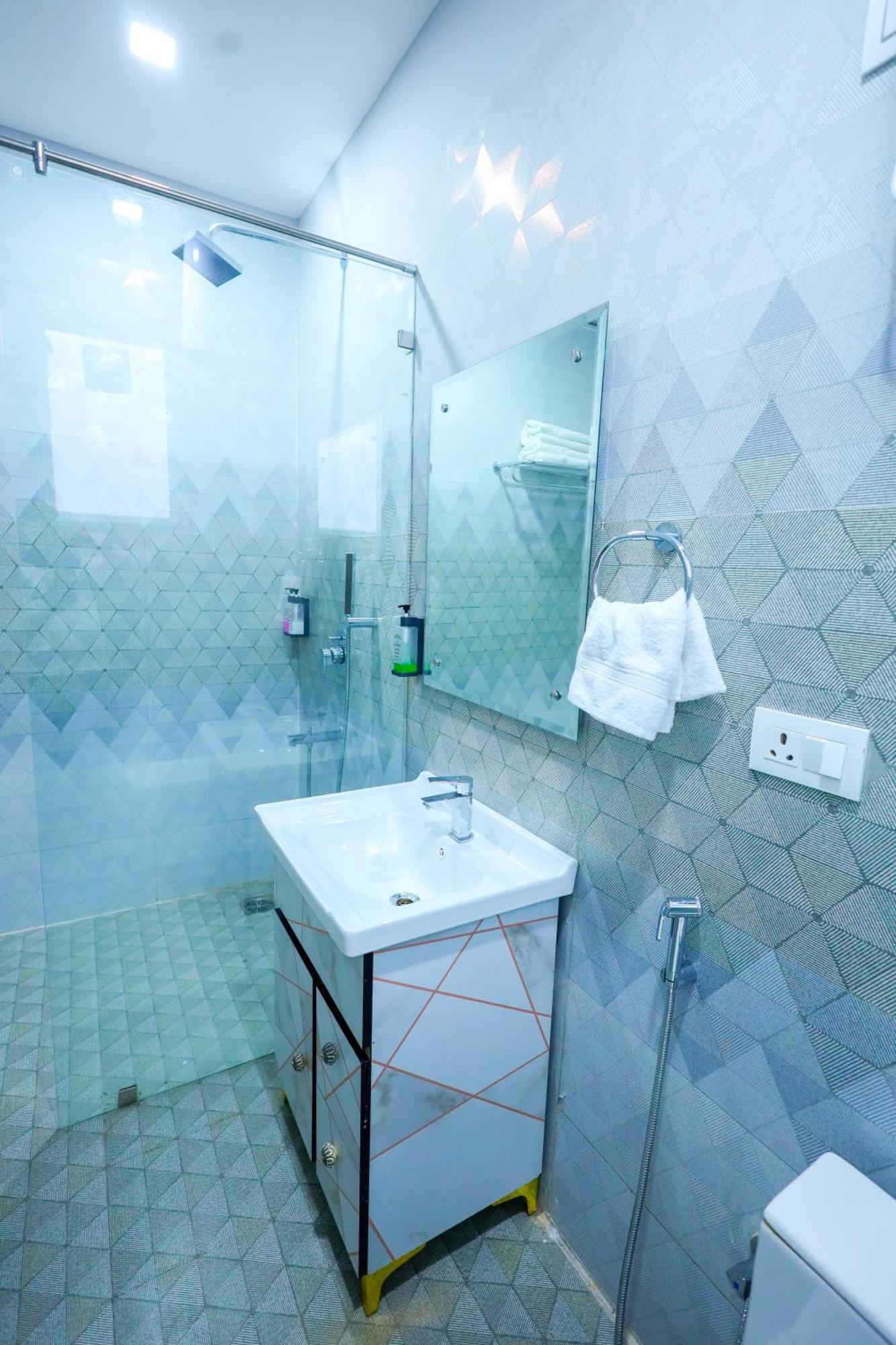 Clay Hotel, Sohna Road, Sector 49, Gurugram