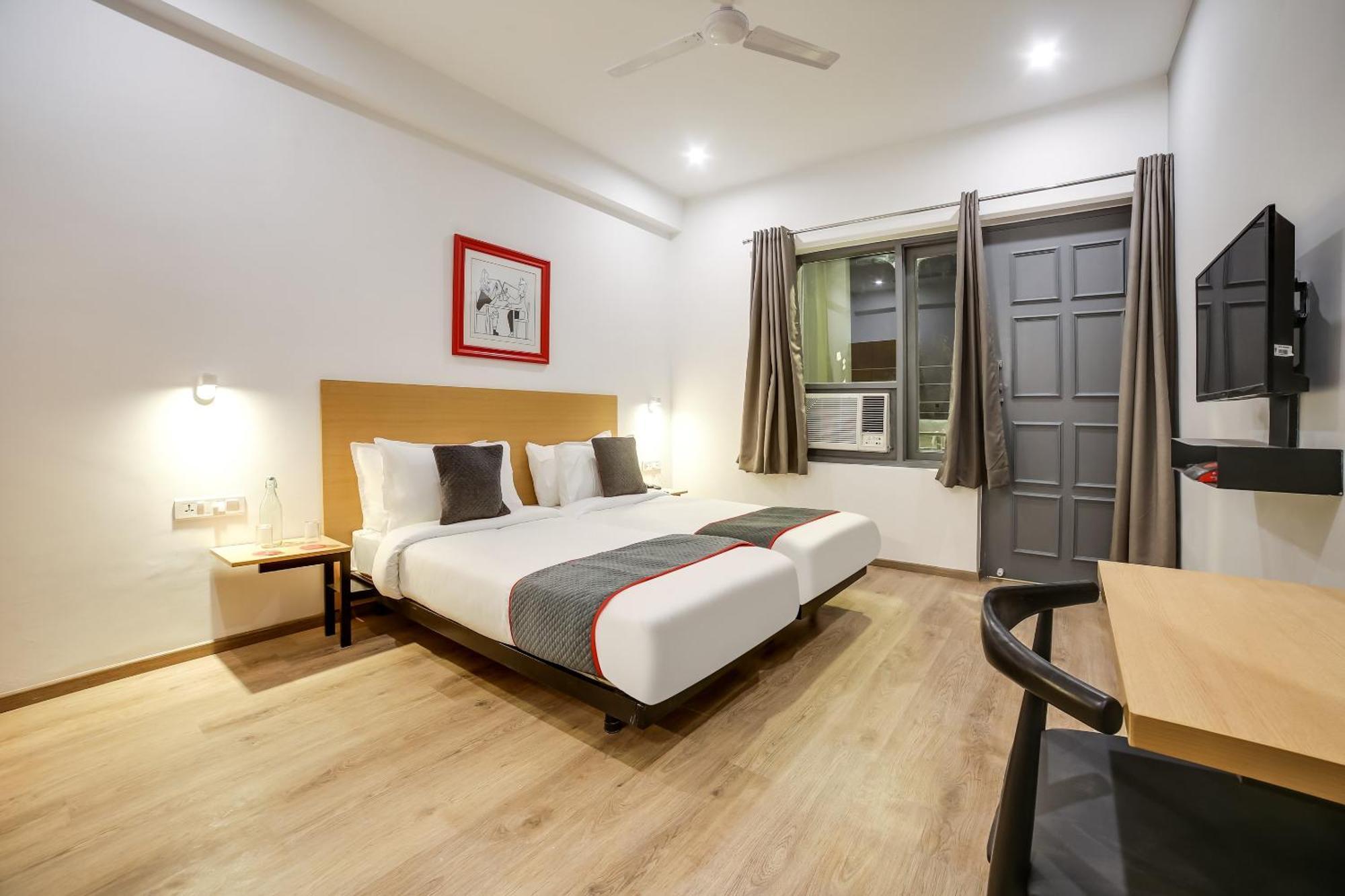 Hotel Townhouse Unitech Cyber Park Near Omaxe Celebration Mall Gurgaon