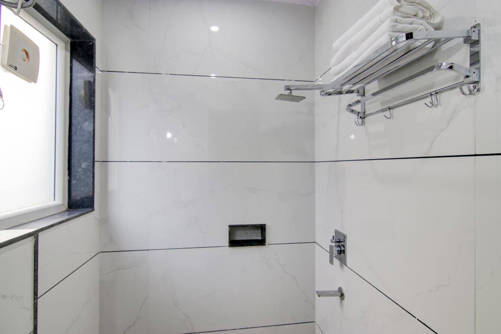 Hotel Good Will Residency - Cyber