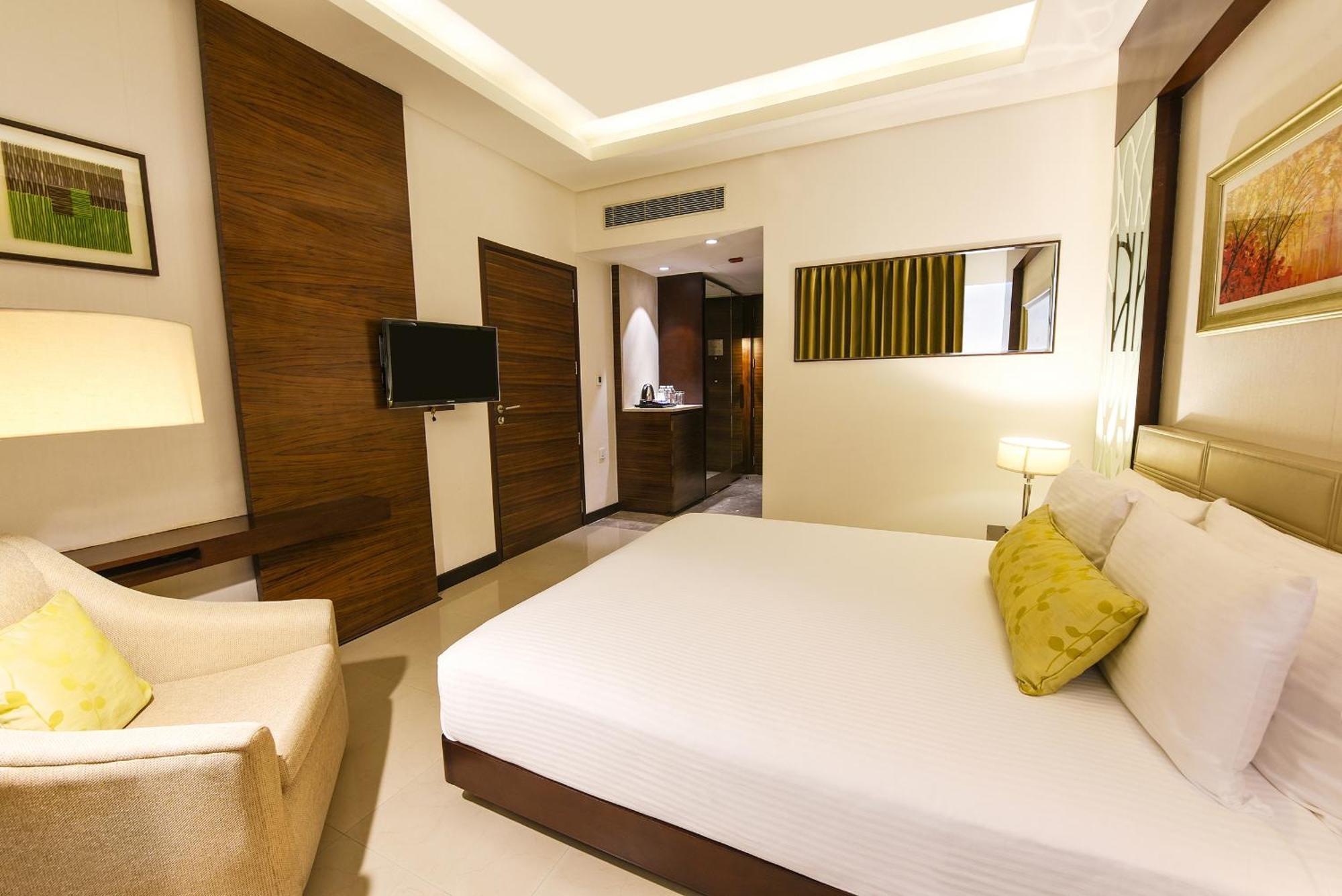Hotel Doubletree By Hilton Gurugram Baani Square