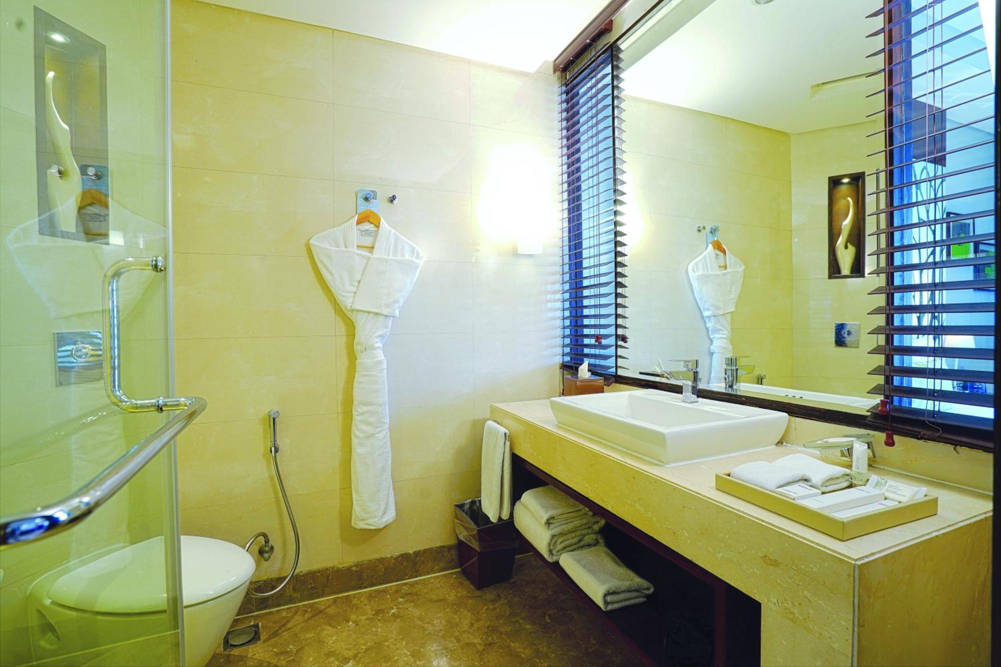 Hotel Doubletree By Hilton Gurugram Baani Square