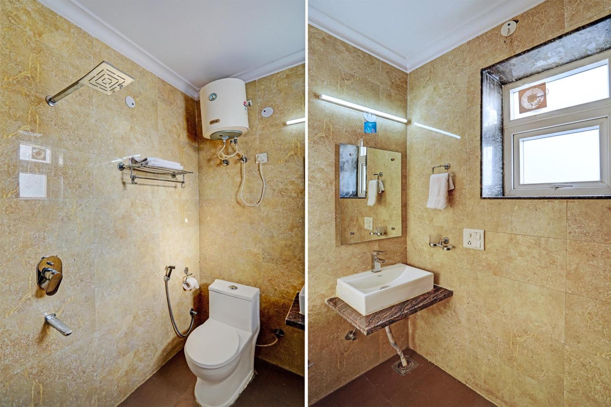 Homefort - Sector 45 Near Cyber Park & Artemis Hospital 4*