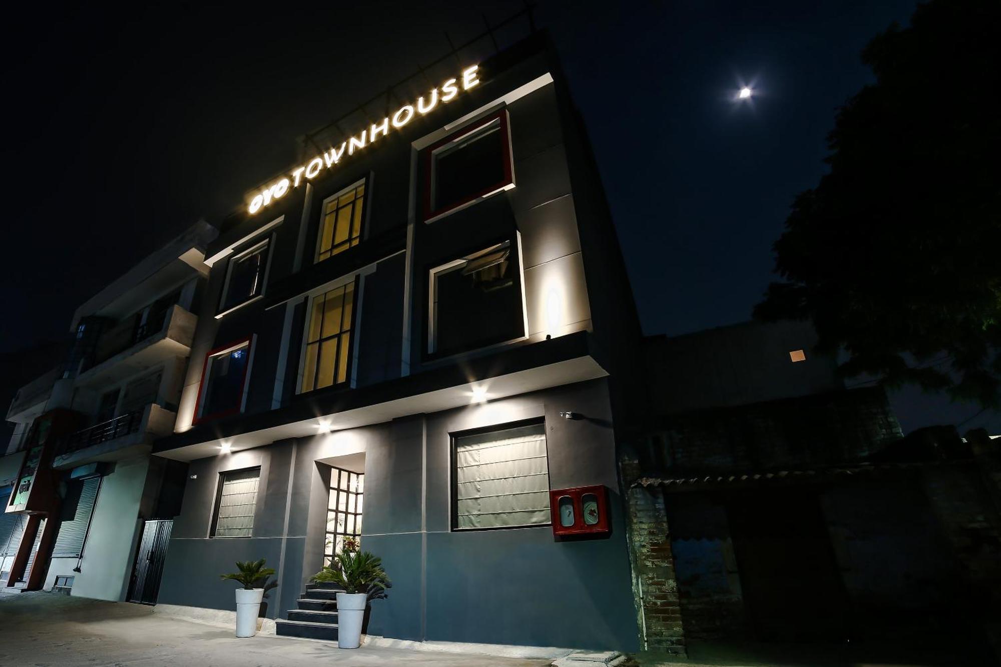 Hotel Collection O Townhouse 069