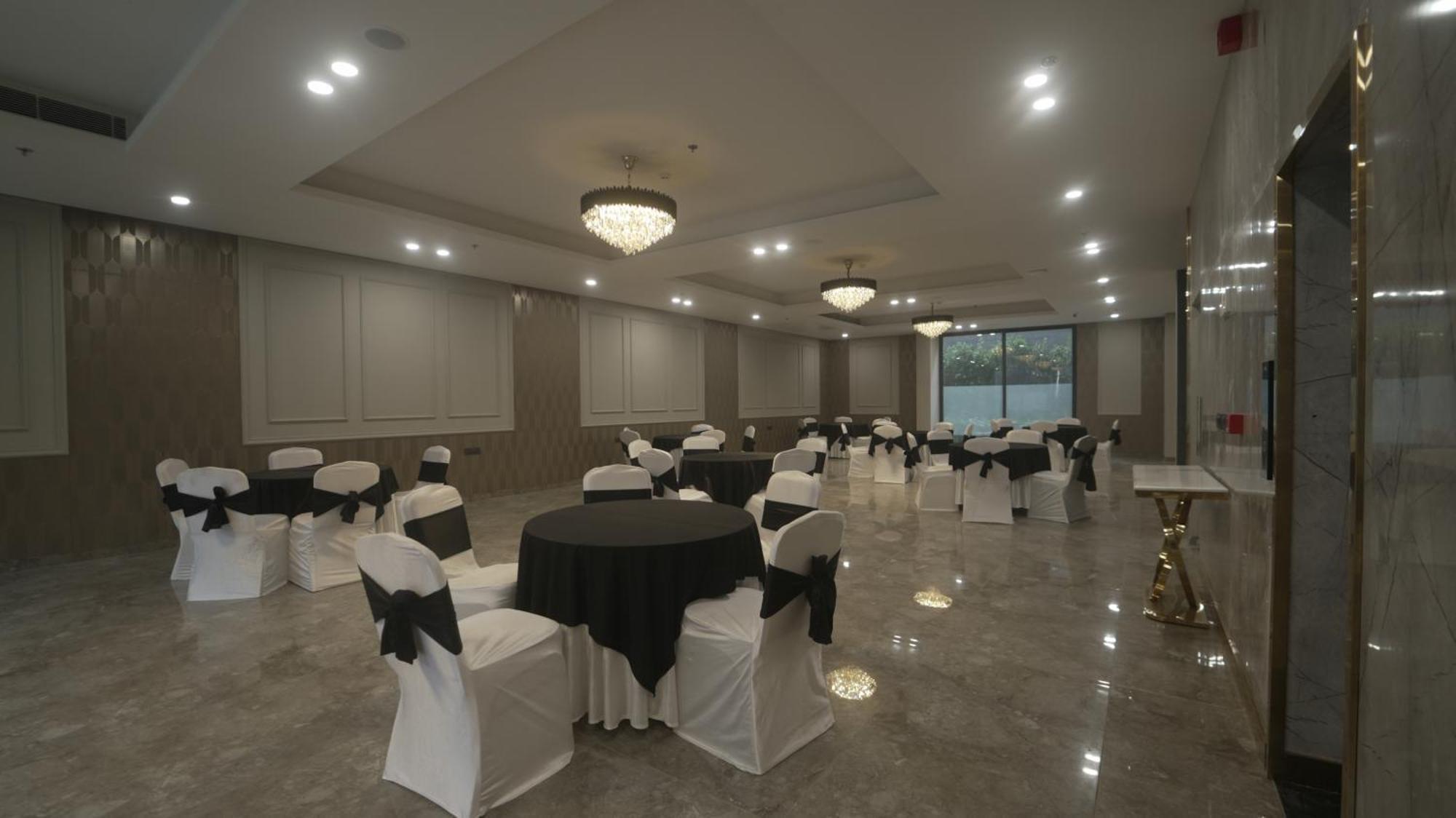 Saltstayz Select - Golf Course Road & Sector 57 4* Gurgaon