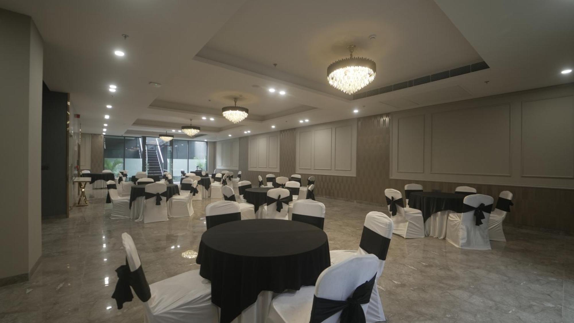Saltstayz Select - Golf Course Road & Sector 57 4* Gurgaon