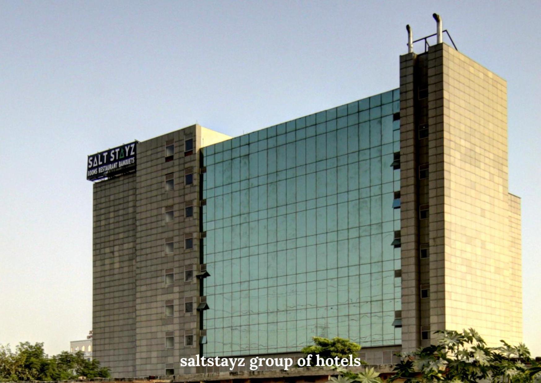 Saltstayz Luxe Executive Studio Apartment- Golf Course Extension Road Gurgaon
