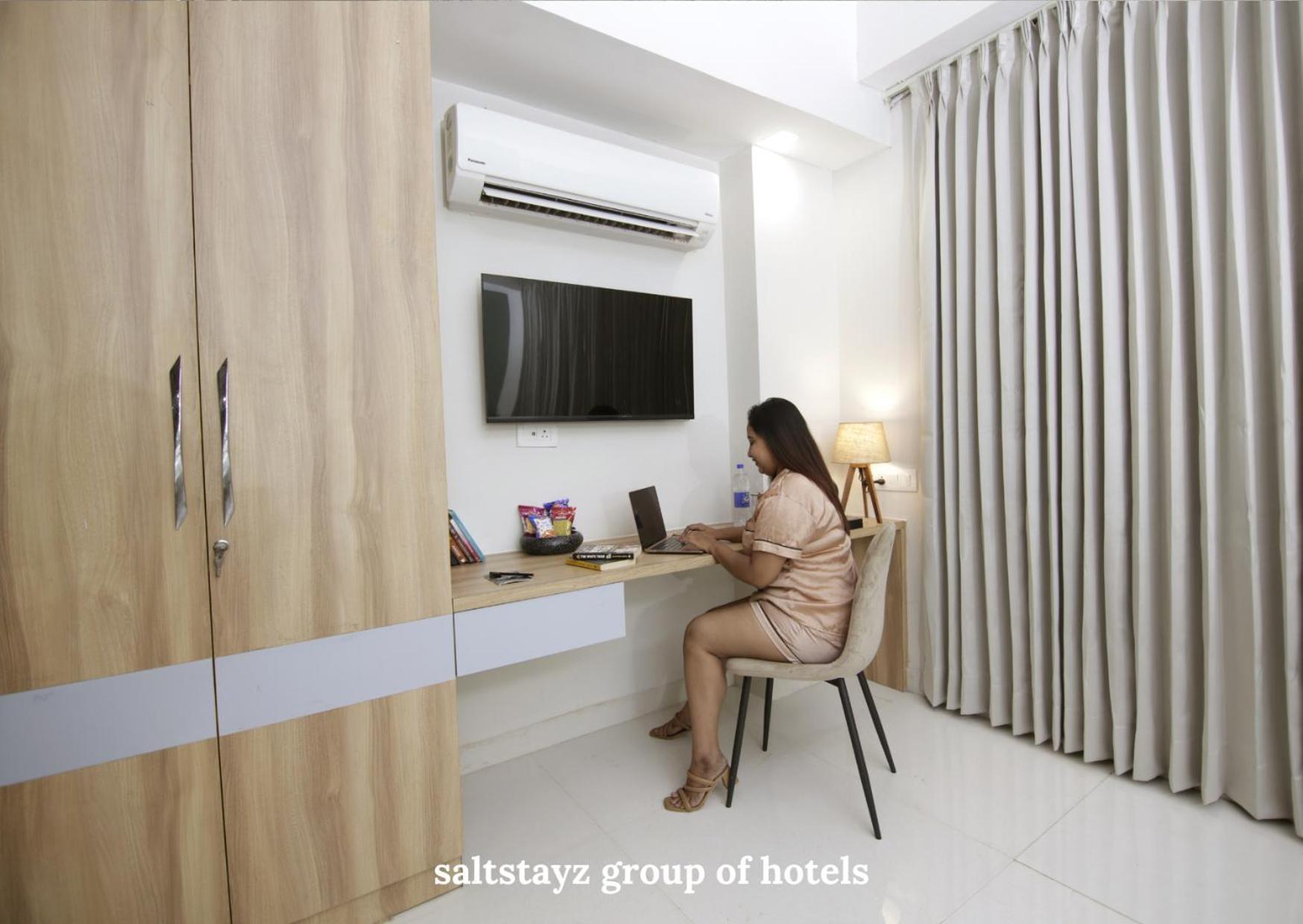 Saltstayz Luxe Executive Studio Apartment- Golf Course Extension Road * Gurgaon