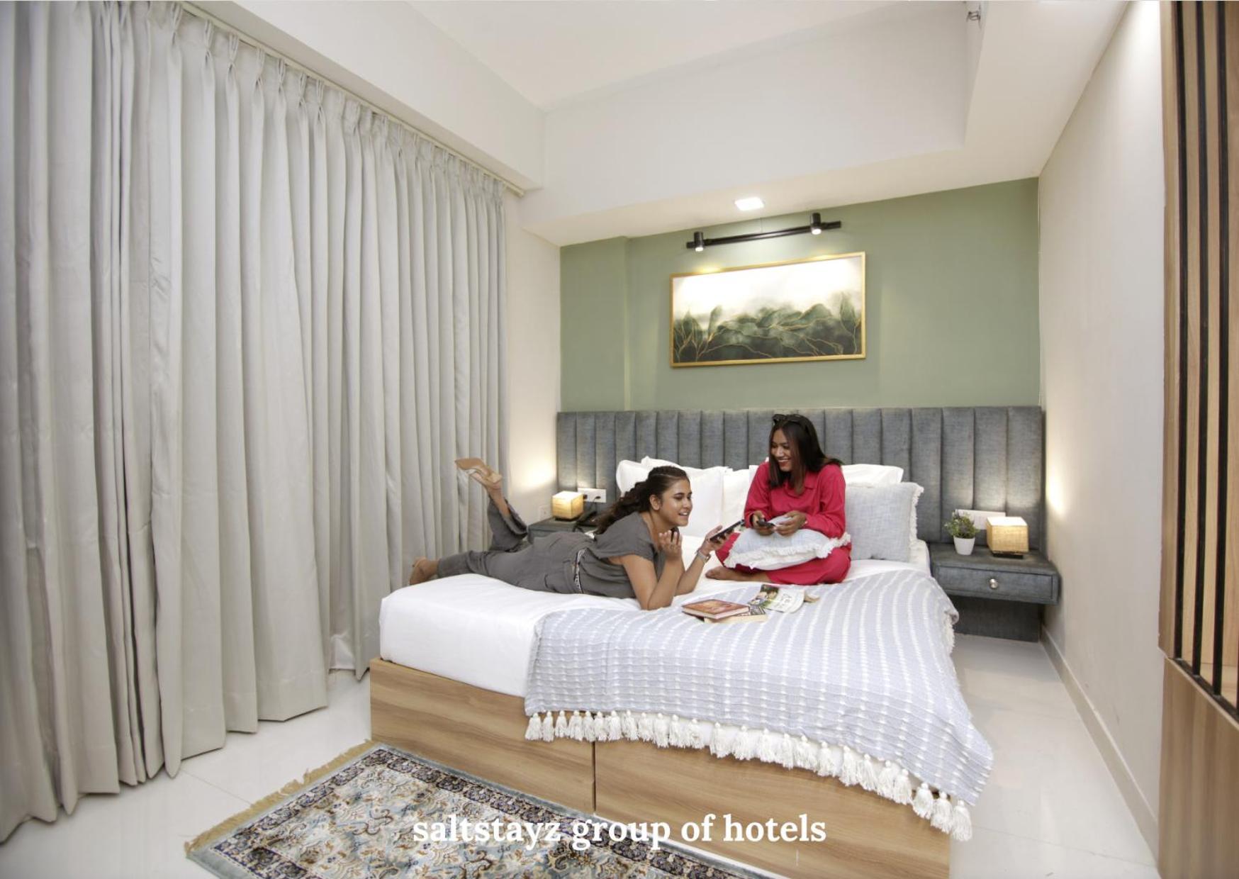 Saltstayz Luxe Executive Studio Apartment- Golf Course Extension Road Gurgaon