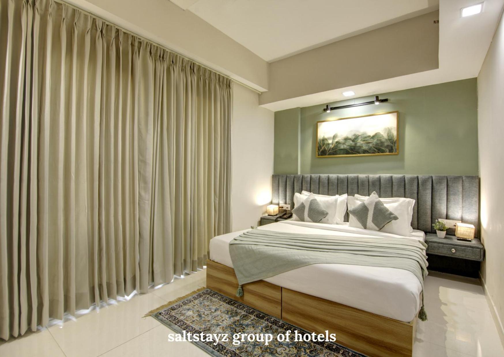 Saltstayz Luxe Executive Studio Apartment- Golf Course Extension Road Apartment Gurgaon