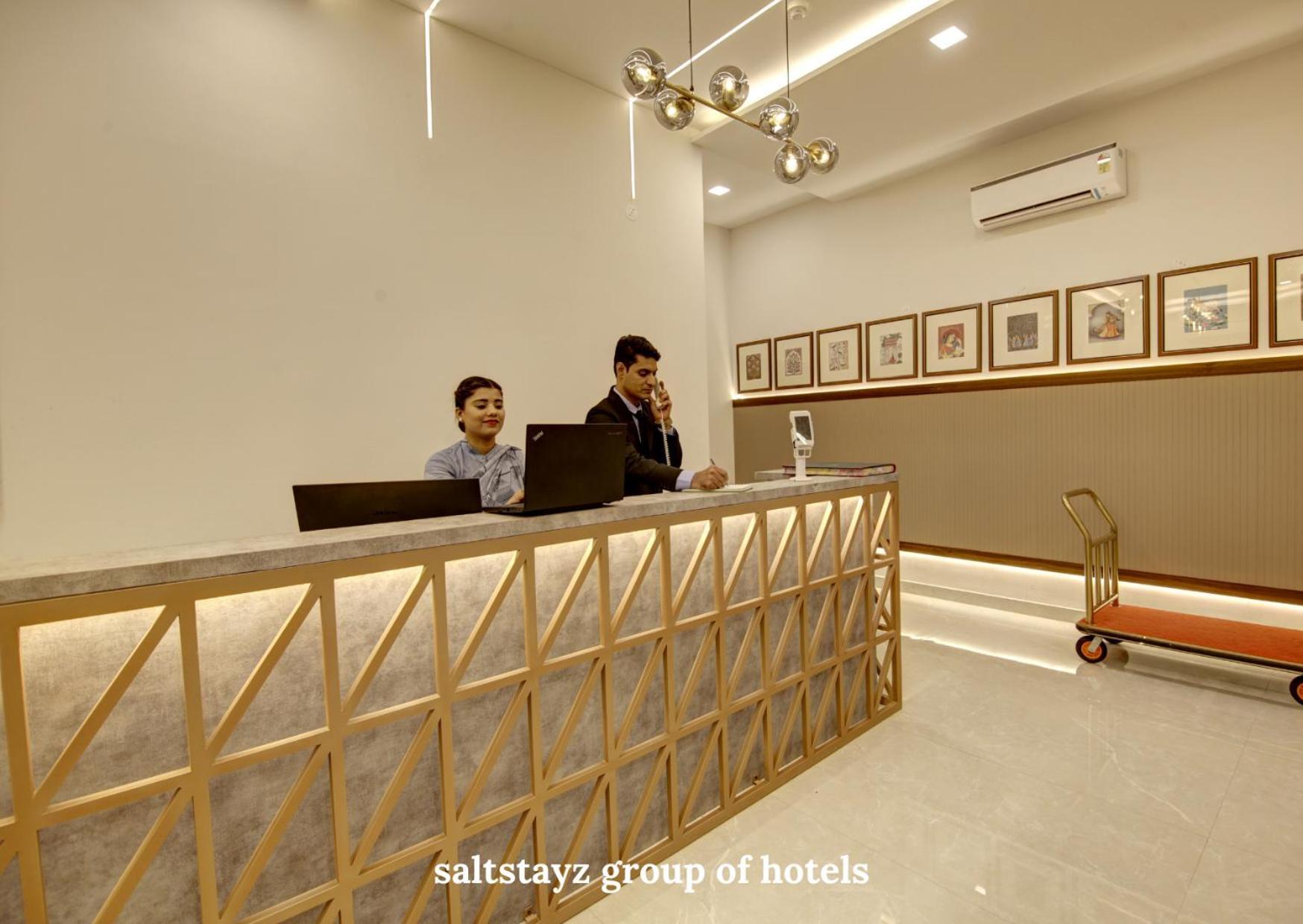 Saltstayz Luxe Executive Studio Apartment- Golf Course Extension Road Apartment Gurgaon