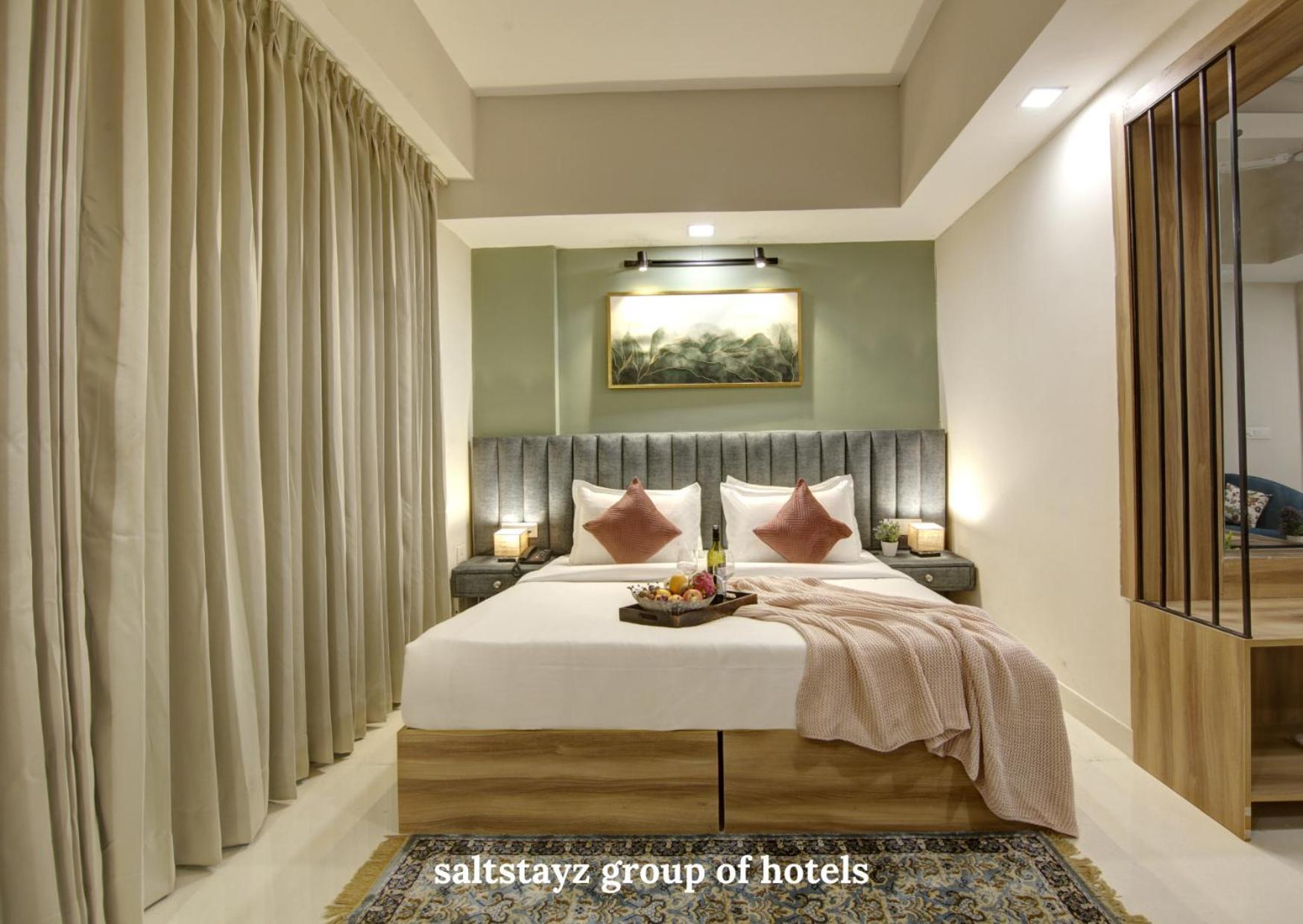 Saltstayz Luxe Executive Studio Apartment- Golf Course Extension Road Apartment *