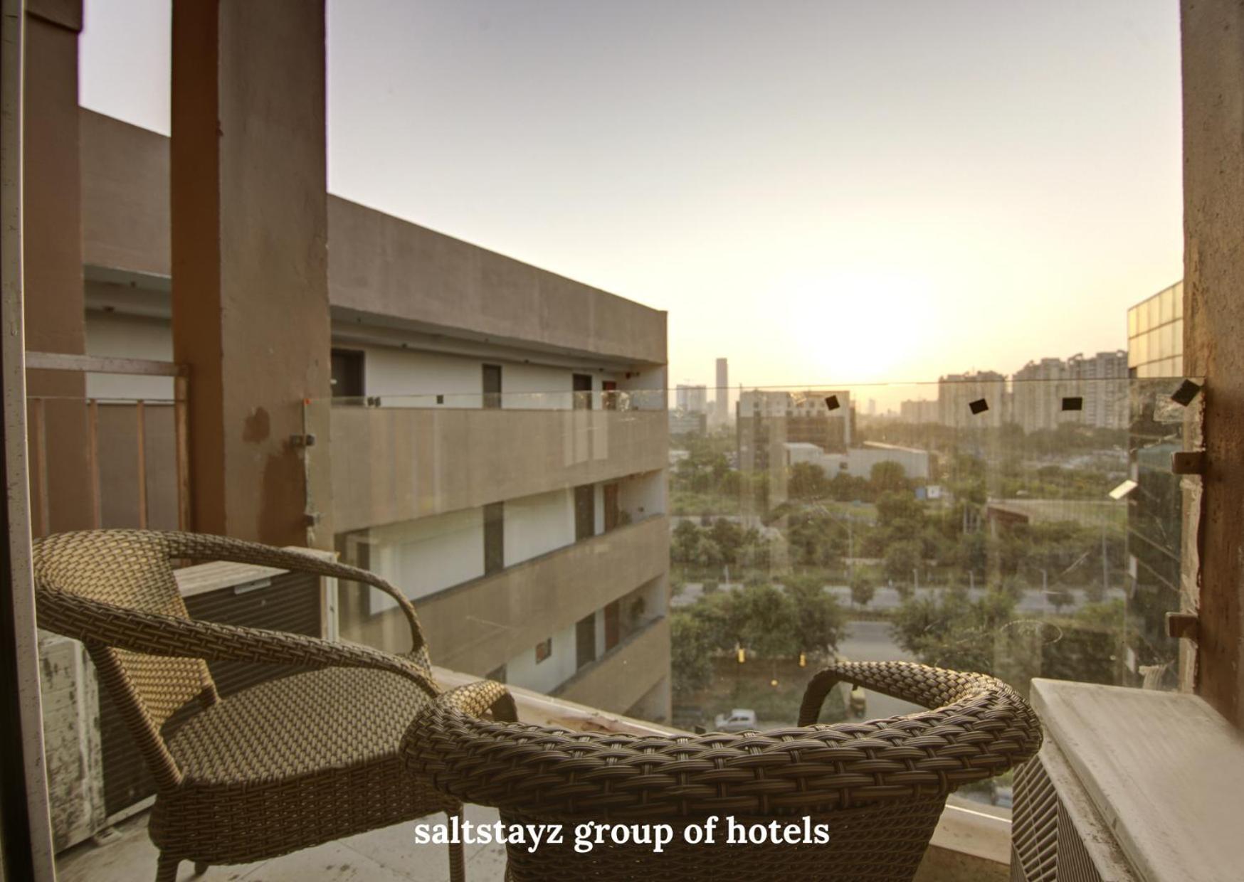 Saltstayz Luxe Executive Studio Apartment- Golf Course Extension Road Gurgaon