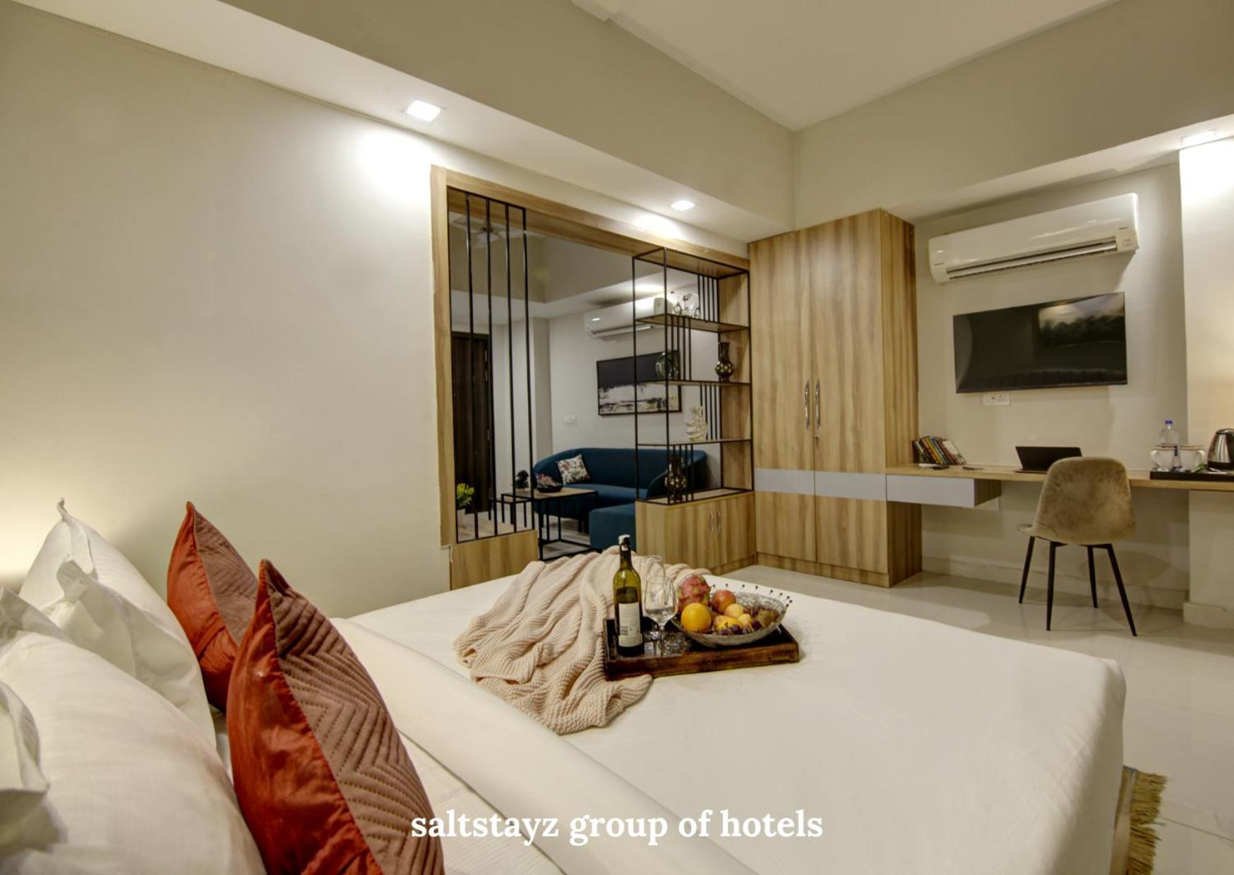 Saltstayz Luxe Executive Studio Apartment- Golf Course Extension Road Apartment Gurgaon
