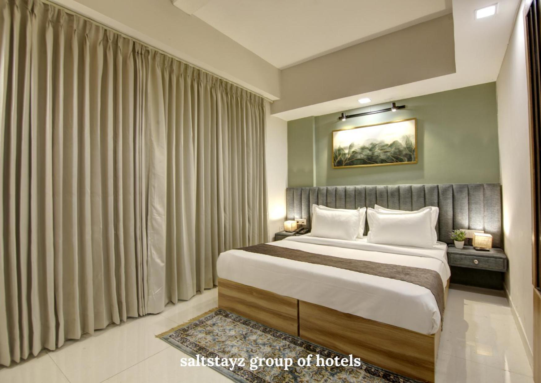 Saltstayz Luxe Executive Studio Apartment- Golf Course Extension Road Apartment Gurgaon