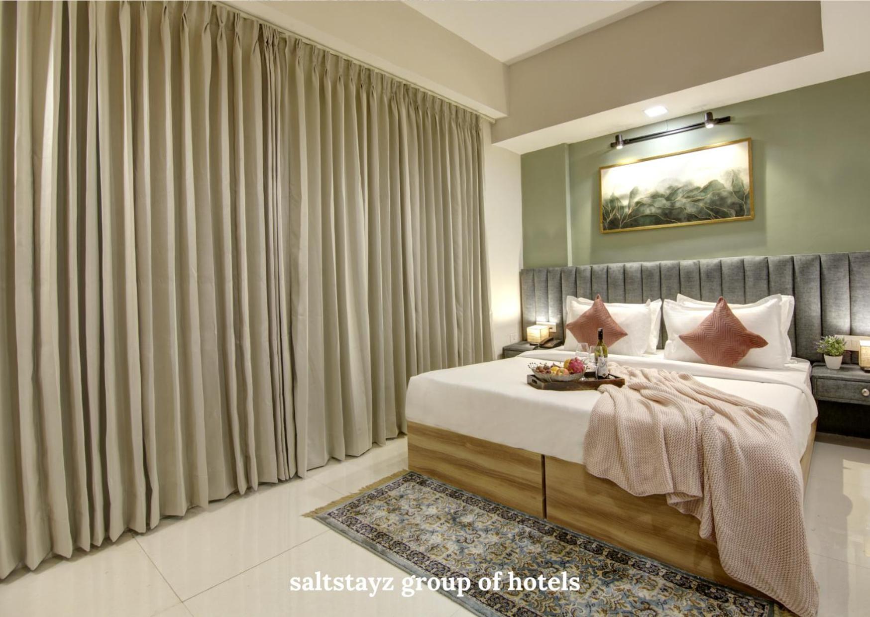 Saltstayz Luxe Executive Studio Apartment- Golf Course Extension Road Apartment Gurgaon