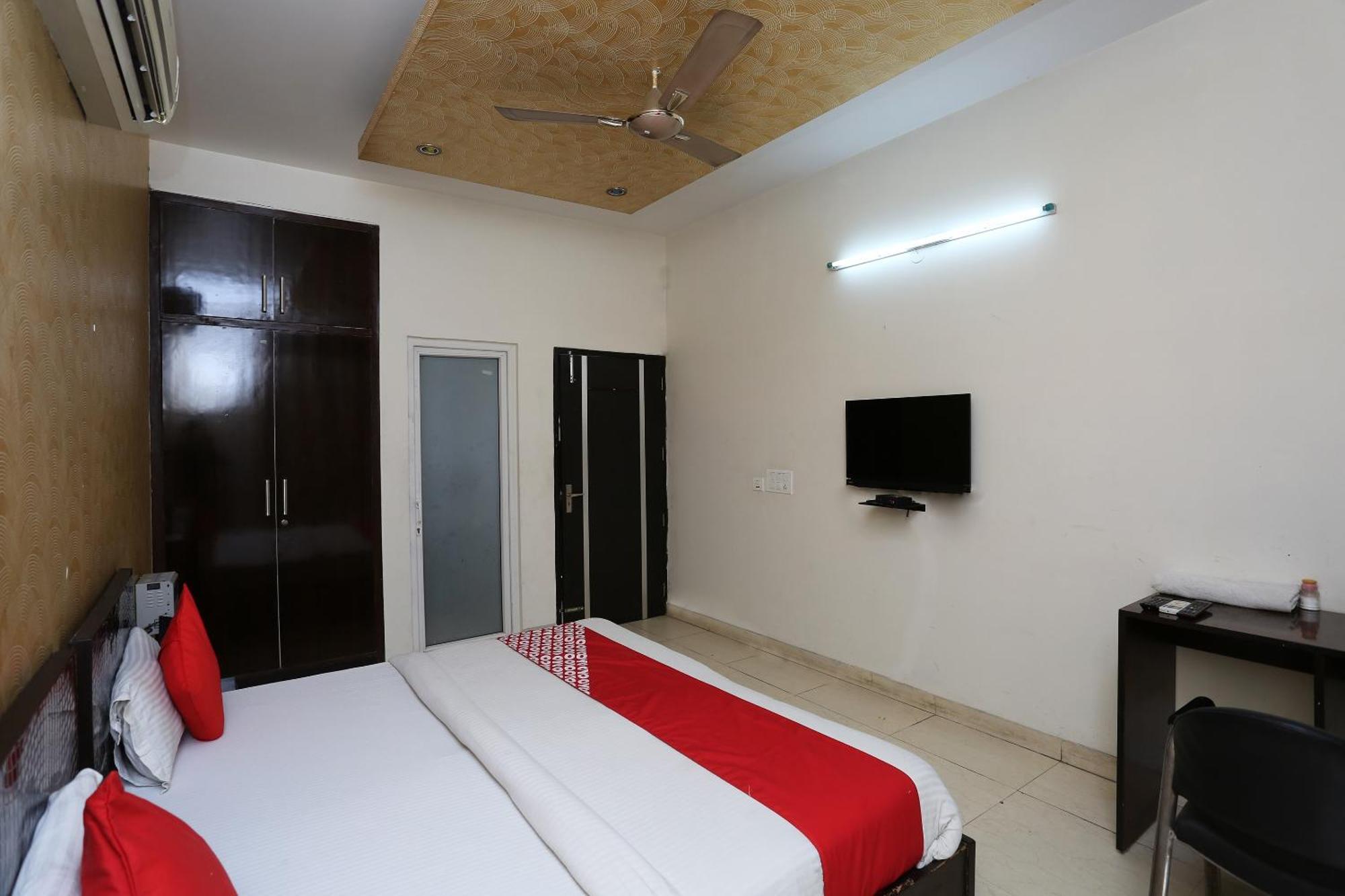 Oyo 429 Kisna Residency Hotel 3*