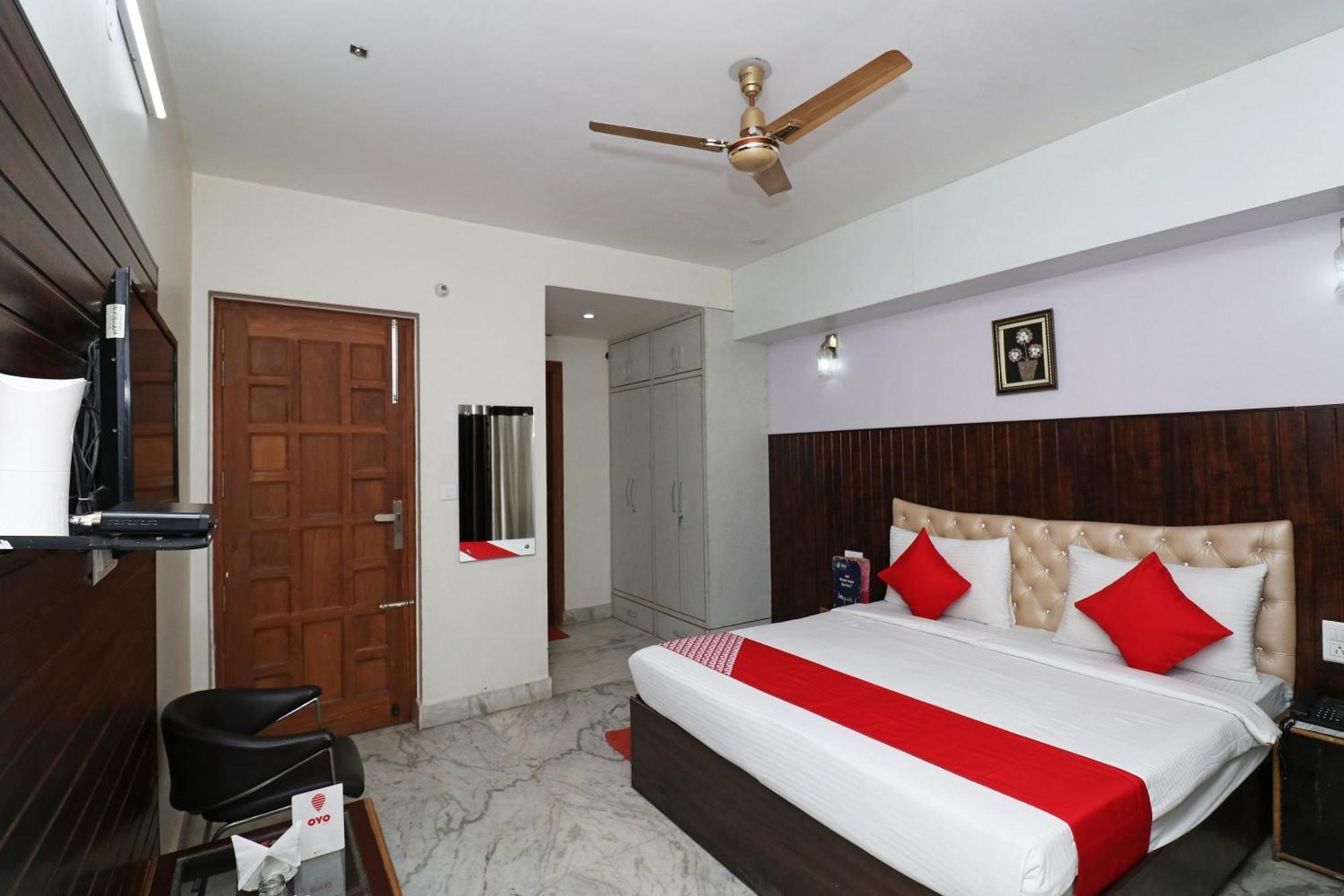 Collection O Galaxy Near Omaxe Celebration Mall Hotel Gurgaon