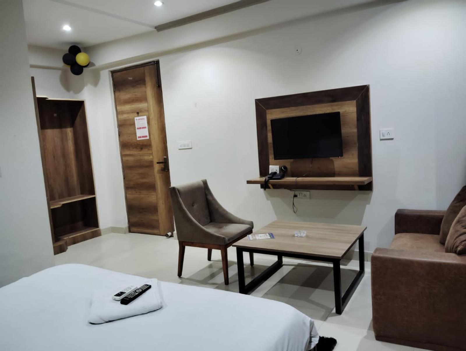 Hotel Mallenzo Gurgaon