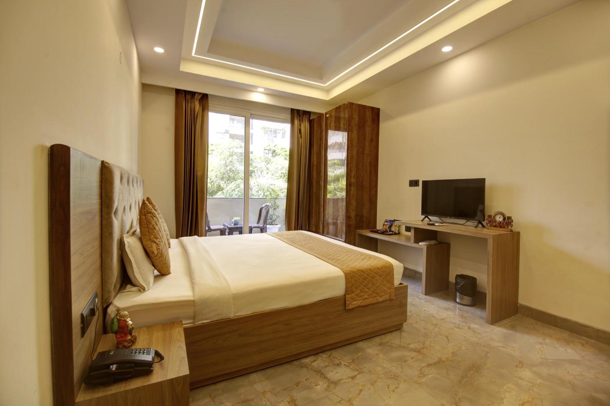 360 Degree 3* Gurgaon