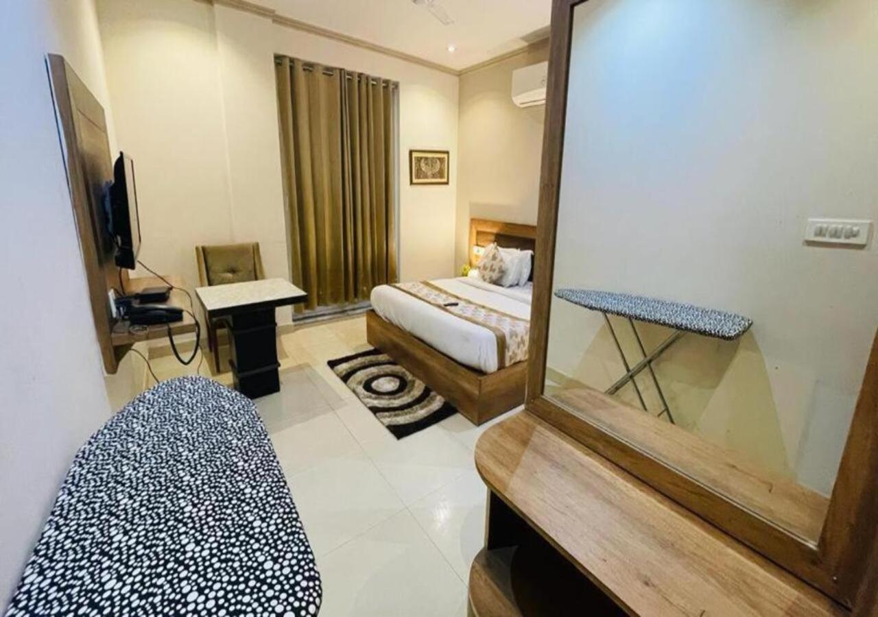 Mallenzo Hotel Gurgaon