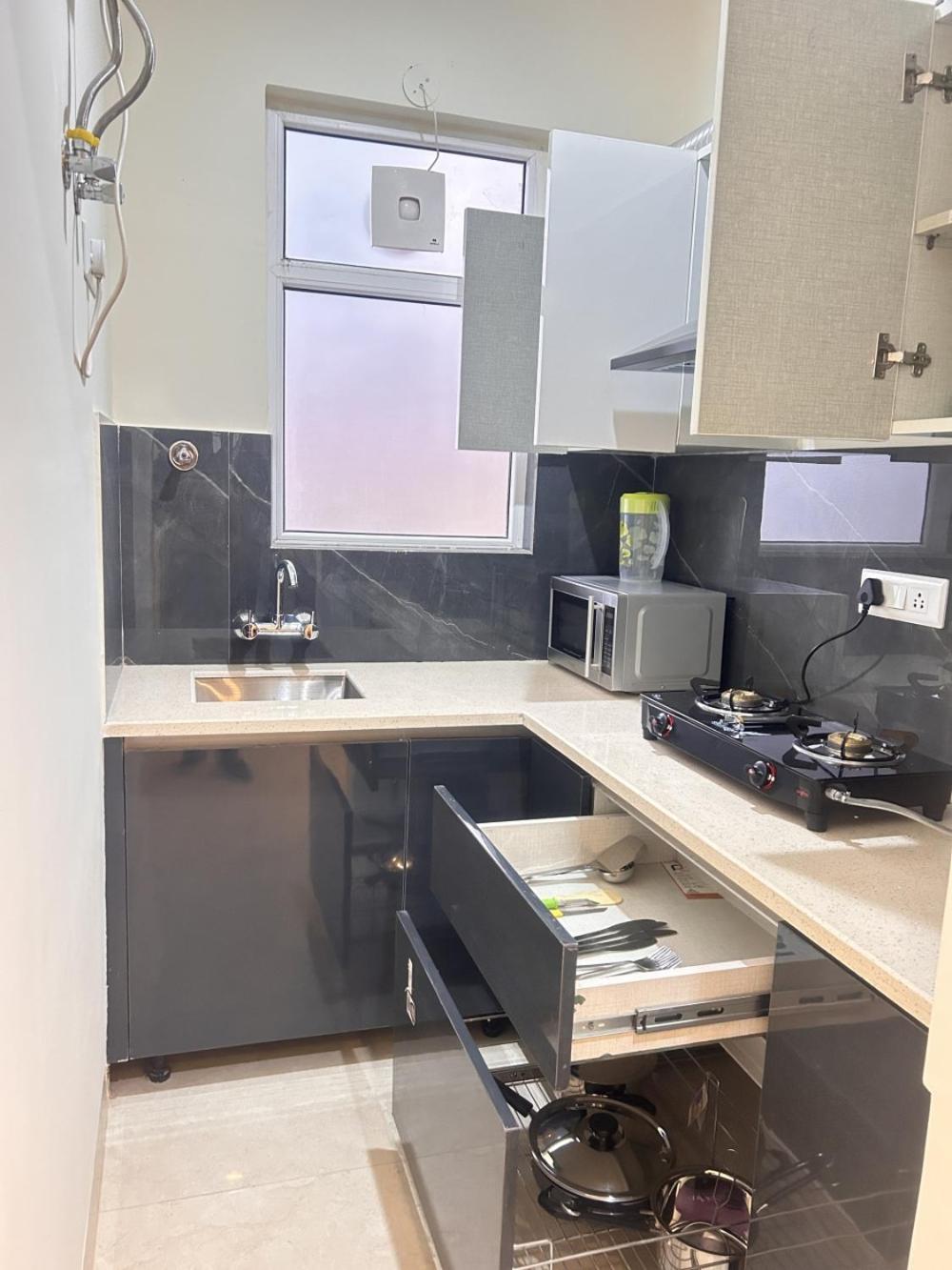 Lime Tree Service - Medanta Medicity, 3*