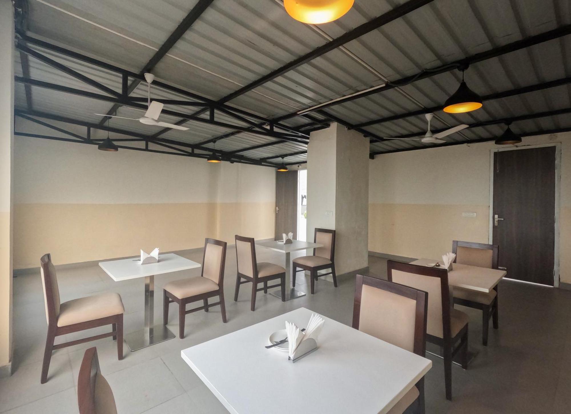 The Luxem - Behind Ibis Gurugram 3*