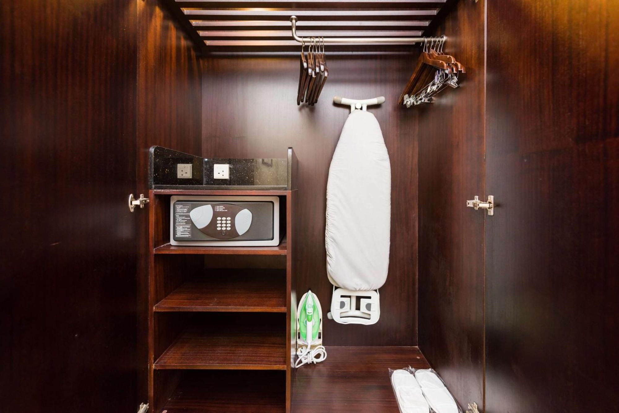 Park Plaza 4*