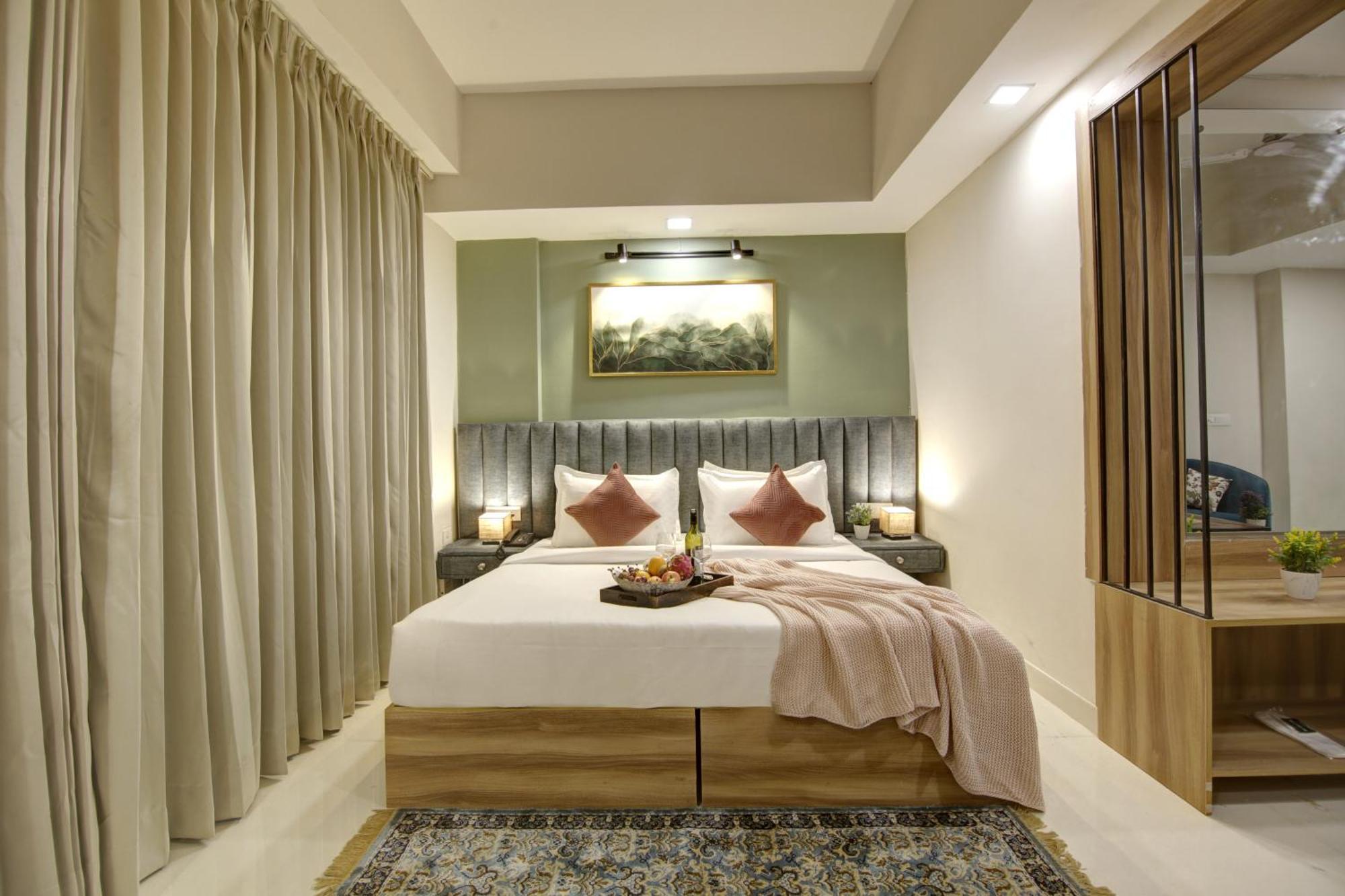 Saltstayz Premier - Golf Course Extension Road 4* Gurgaon