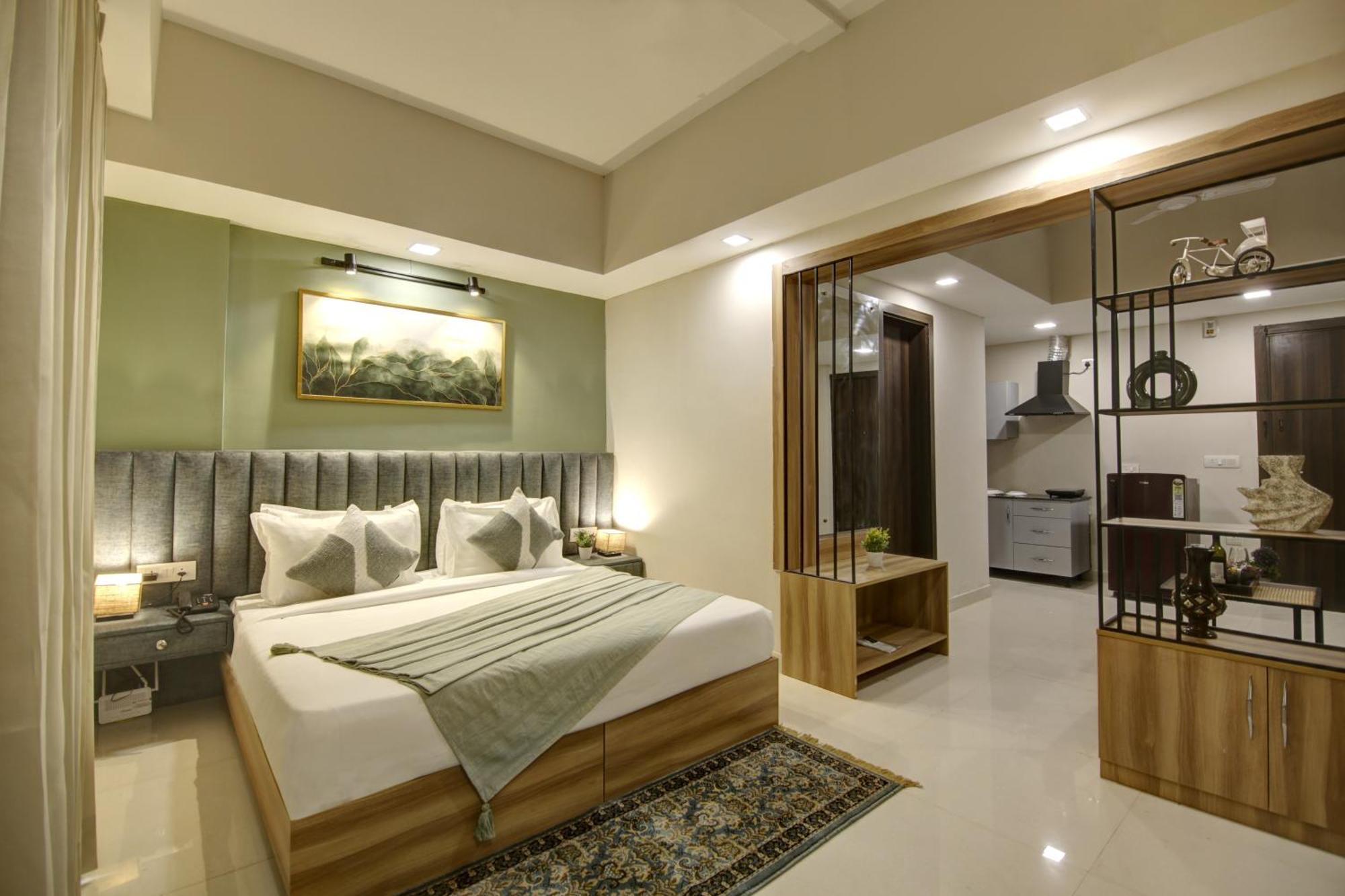 Hotel Saltstayz Premier - Golf Course Extension Road