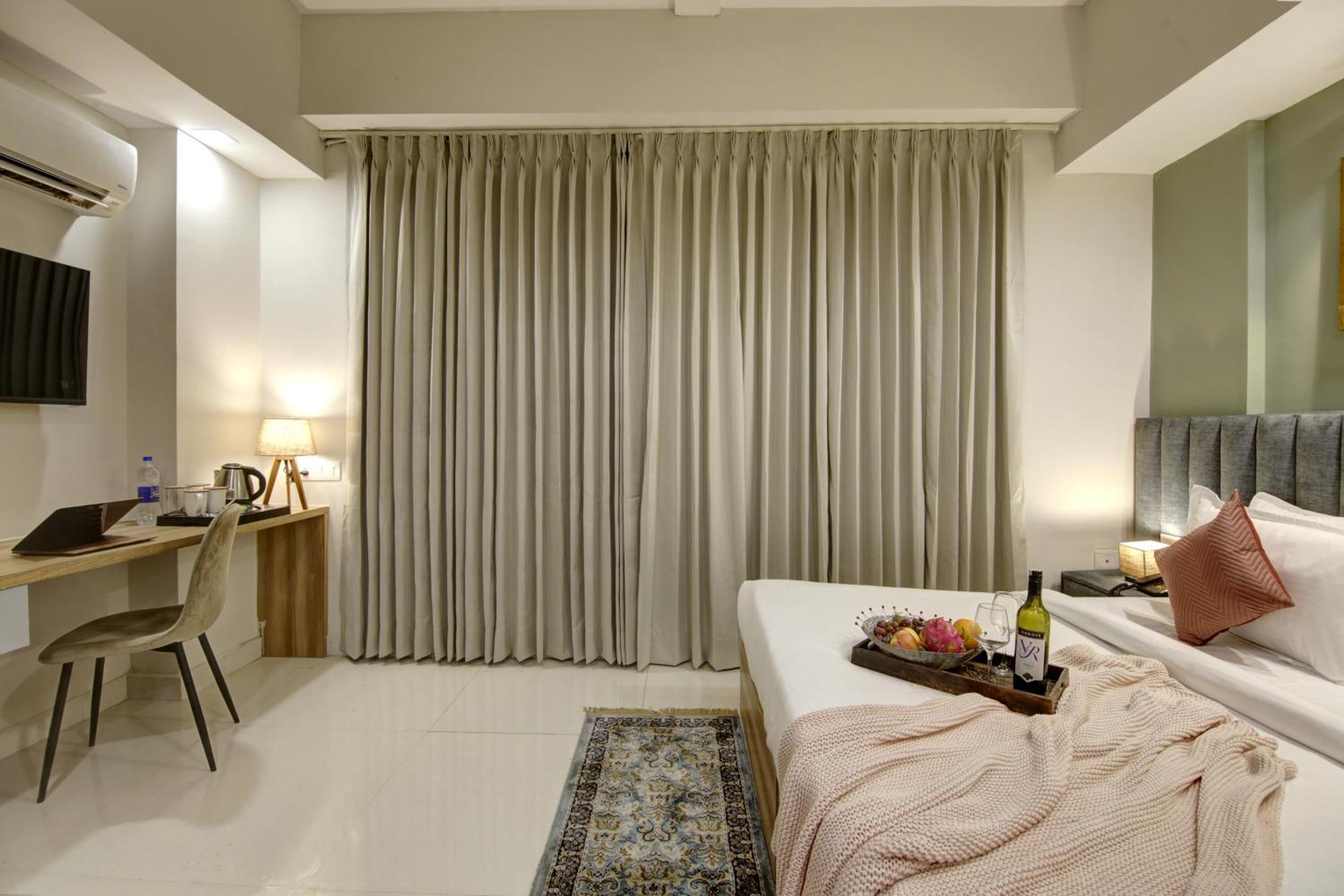 Saltstayz Premier - Golf Course Extension Road 4*