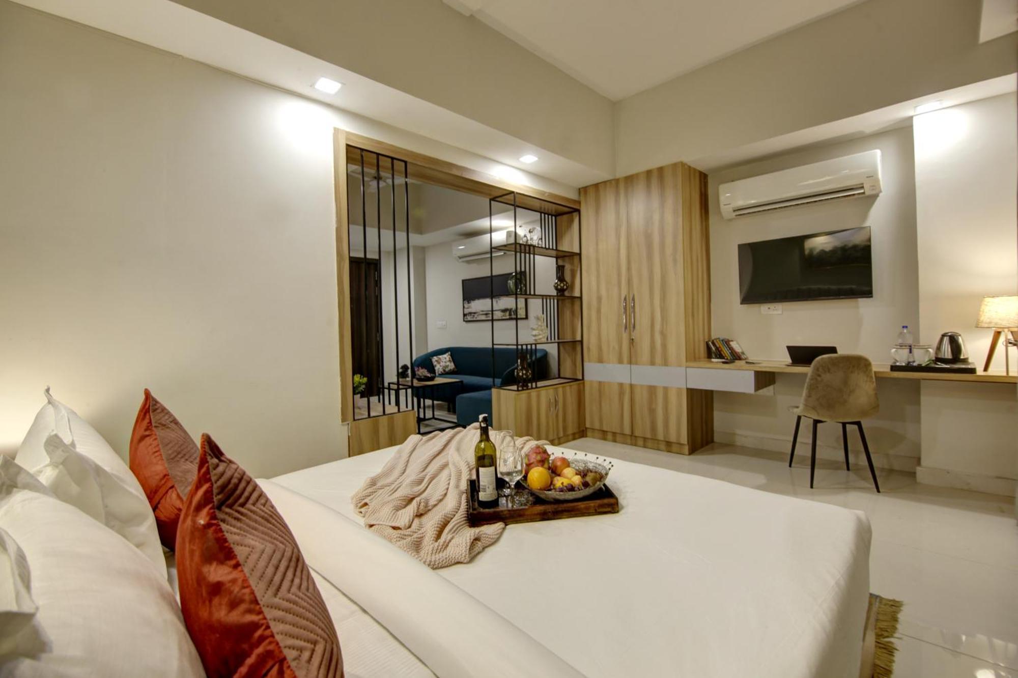 Hotel Saltstayz Premier - Golf Course Extension Road