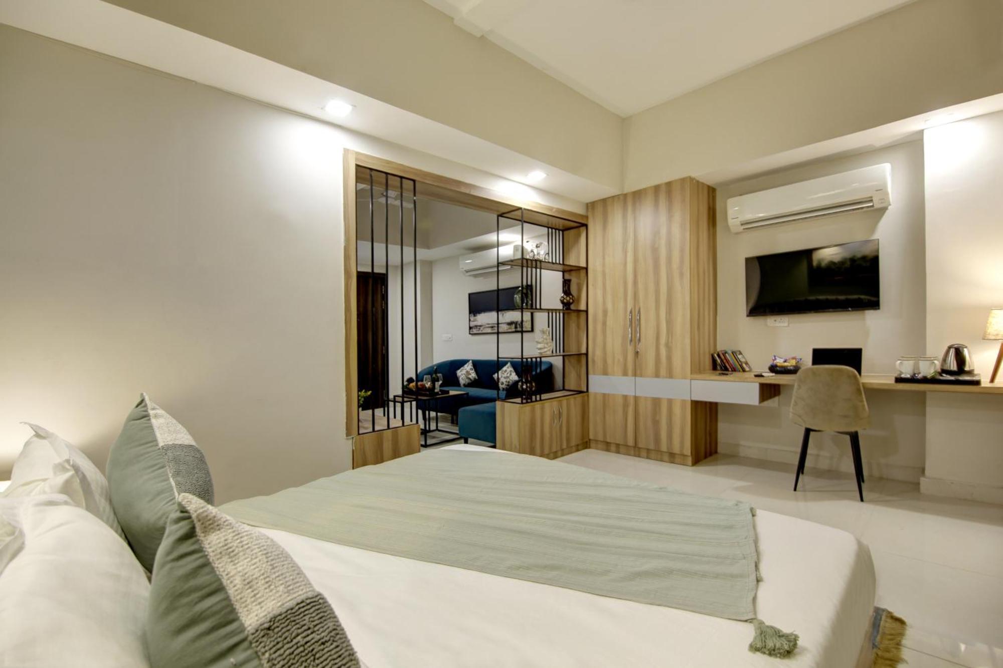 Saltstayz Premier - Golf Course Extension Road Hotel Gurgaon