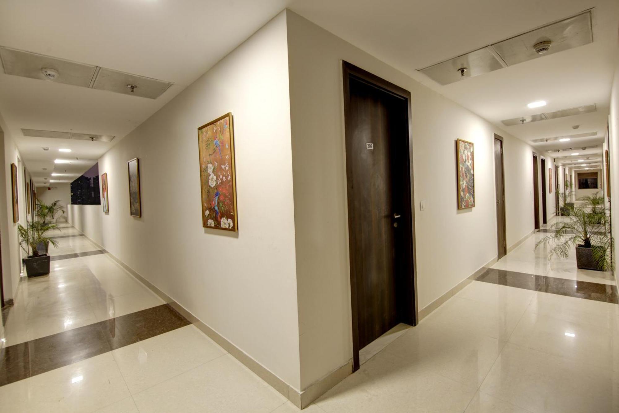 Saltstayz Premier - Golf Course Extension Road Gurgaon