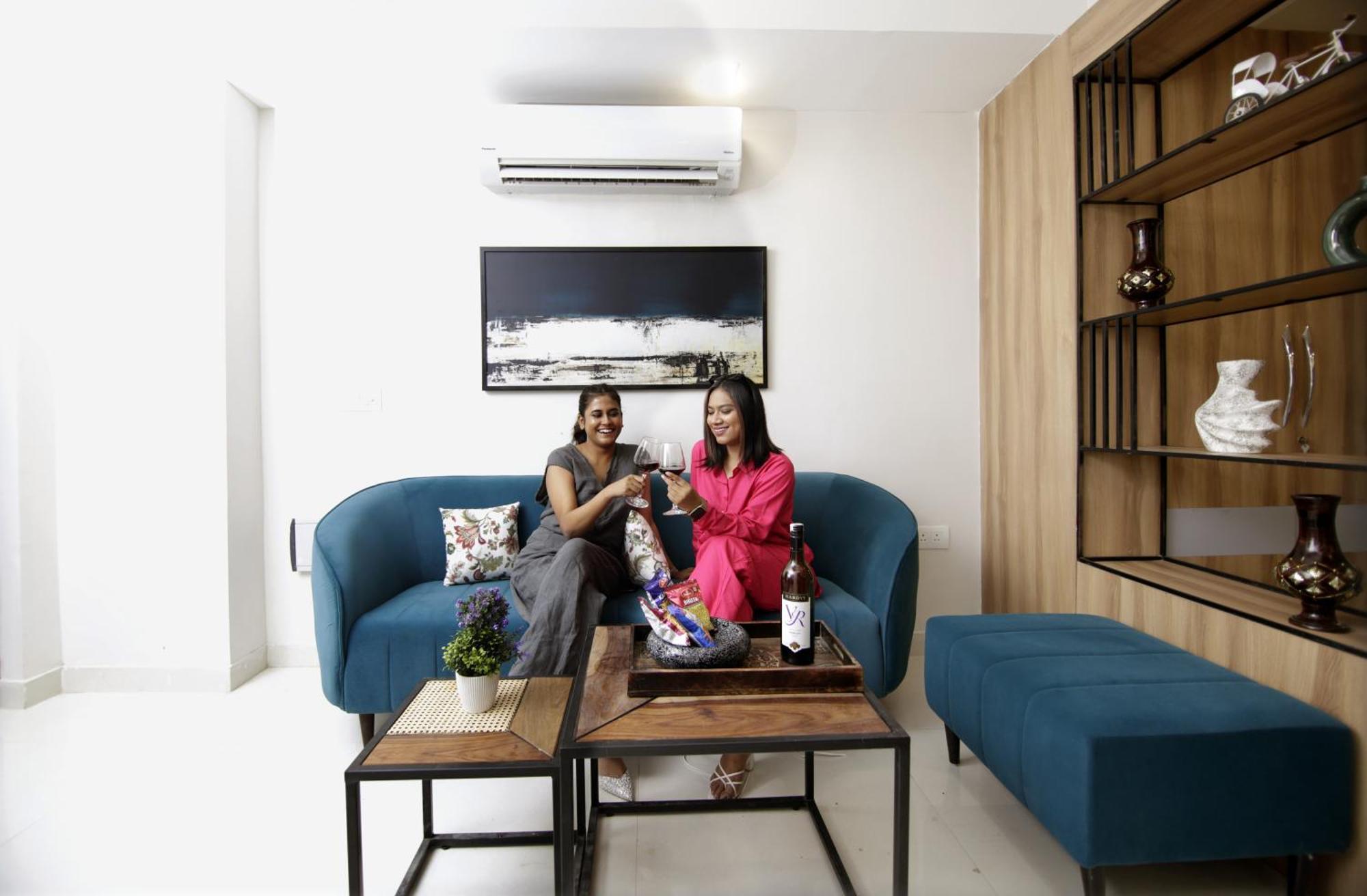 Saltstayz Premier - Golf Course Extension Road Gurgaon