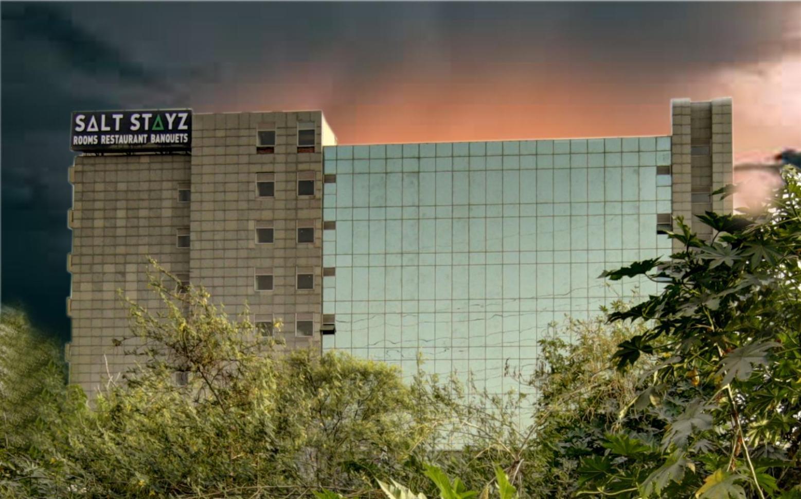 Saltstayz Premier - Golf Course Extension Road Hotel Gurgaon