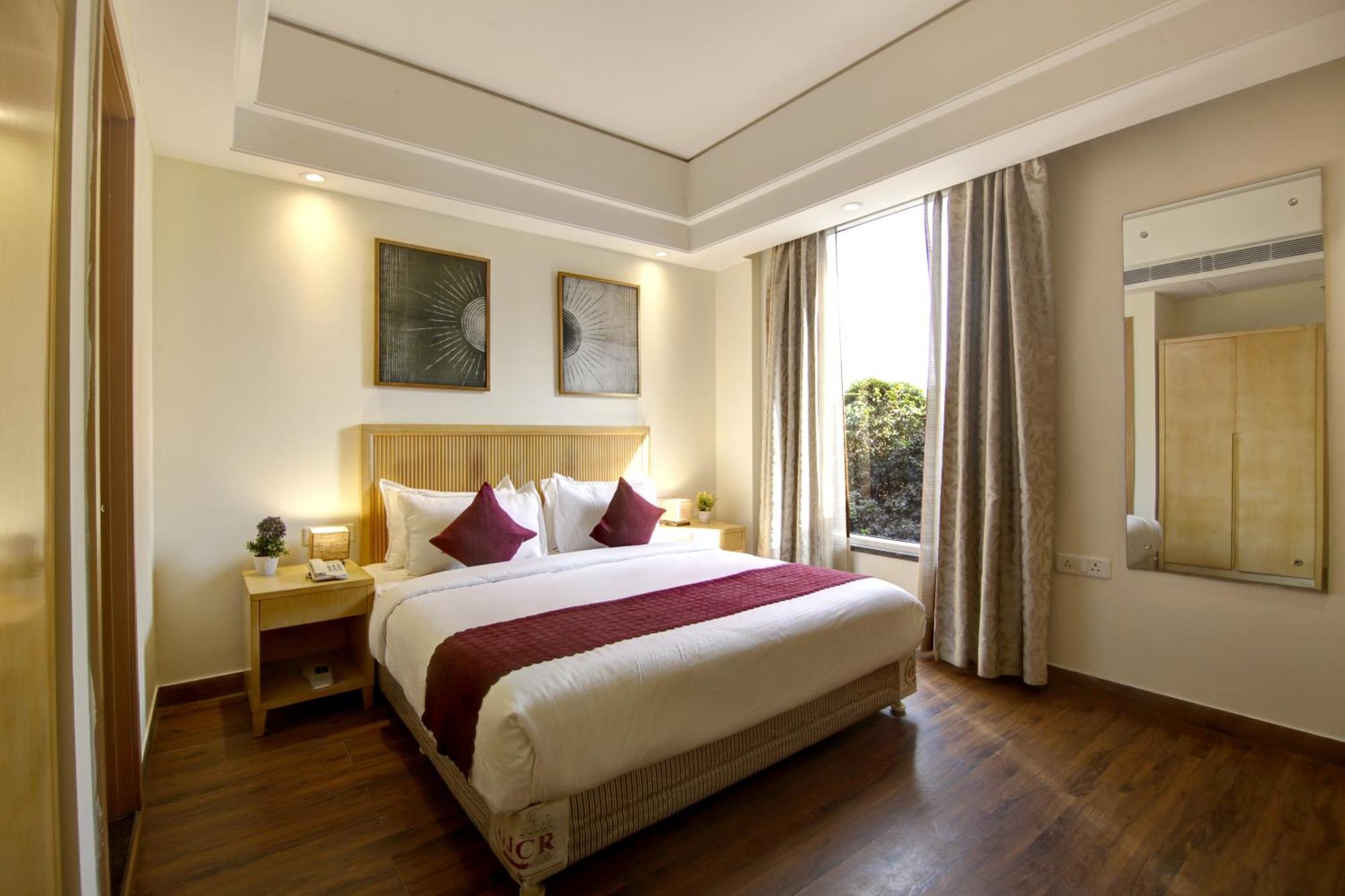Saltstayz Select - Galleria Market & Golf Course Road Hotel 4*
