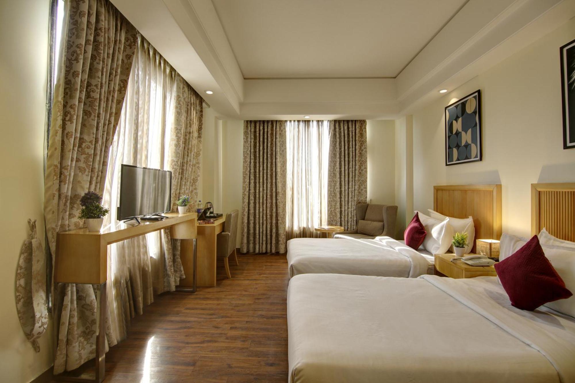 Hotel Saltstayz Select - Galleria Market & Golf Course Road 4*