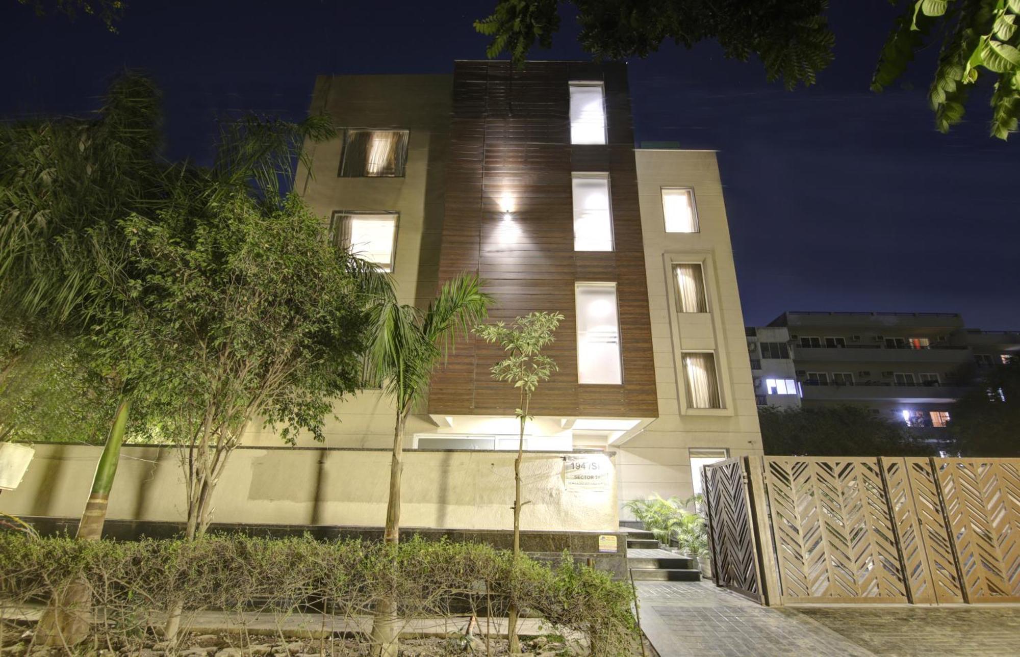 Hotel Saltstayz Select - Galleria Market & Golf Course Road Gurgaon