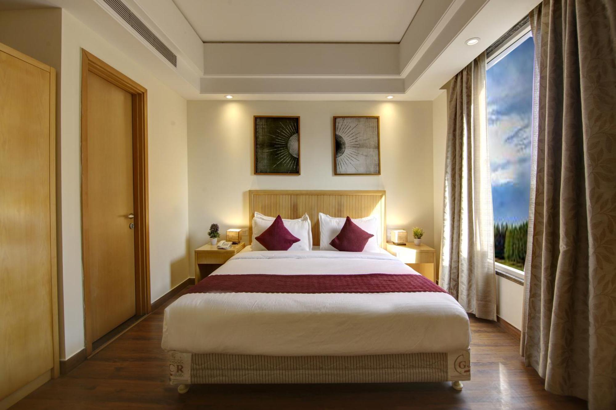 Hotel Saltstayz Select - Galleria Market & Golf Course Road Gurgaon