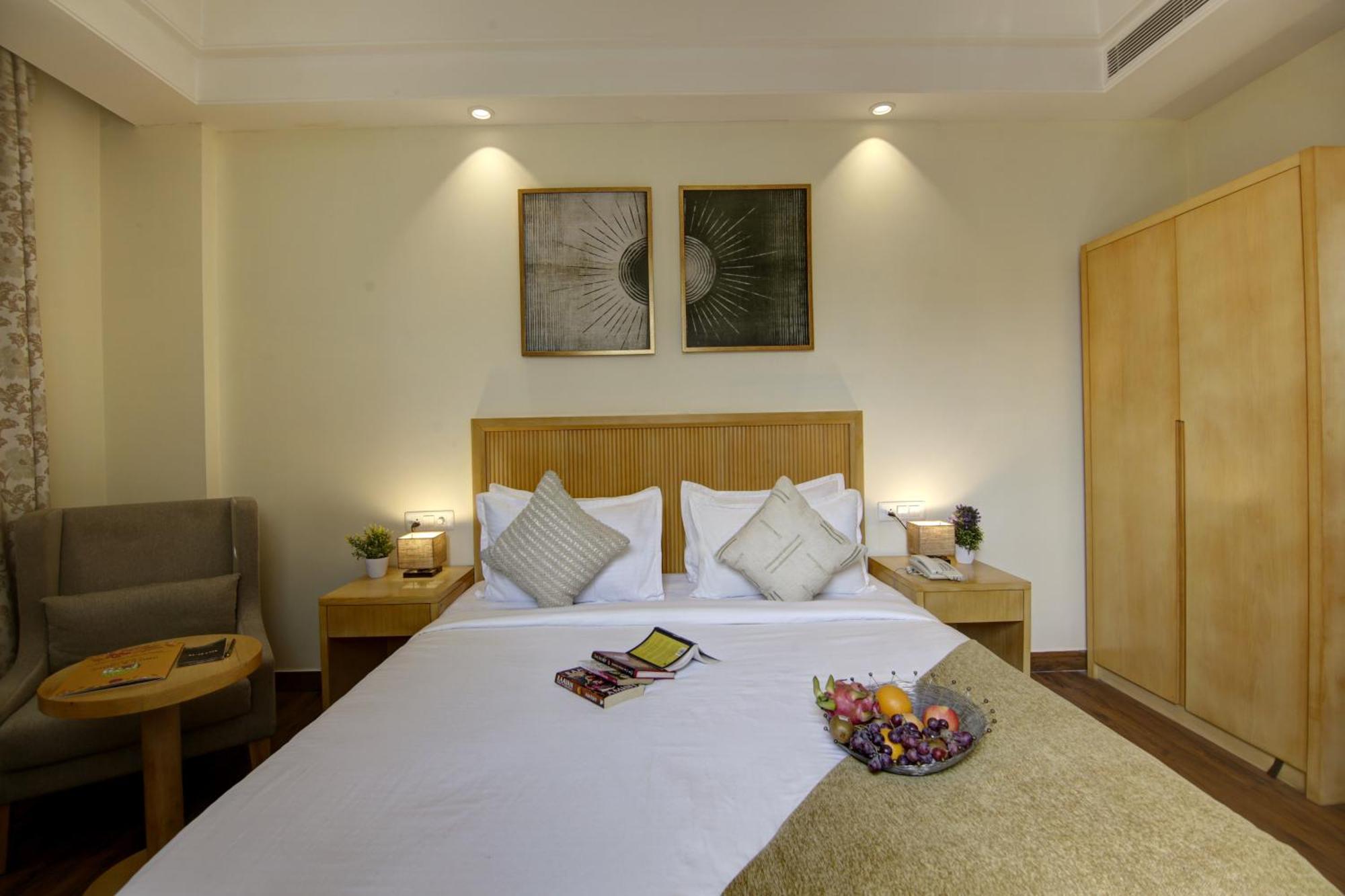 Saltstayz Select - Galleria Market & Golf Course Road Hotel Gurgaon
