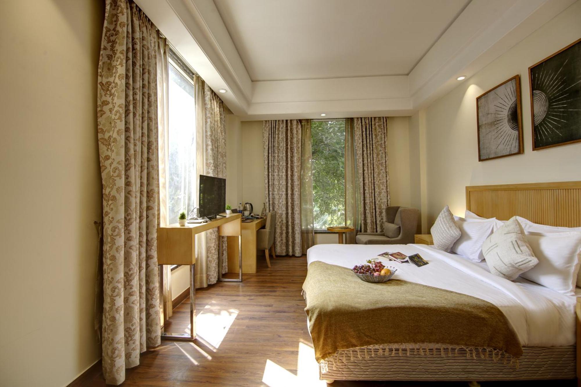 Hotel Saltstayz Select - Galleria Market & Golf Course Road 4*