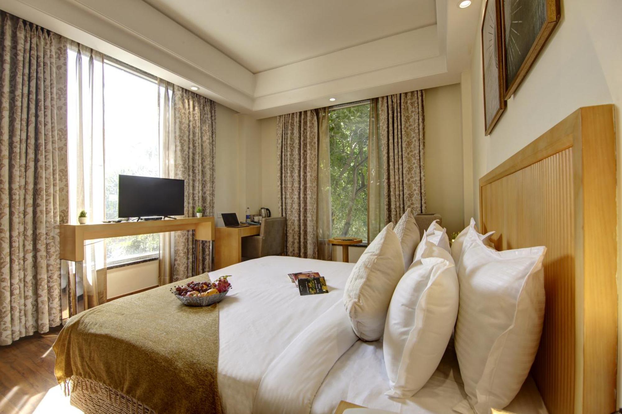 Hotel Saltstayz Select - Galleria Market & Golf Course Road