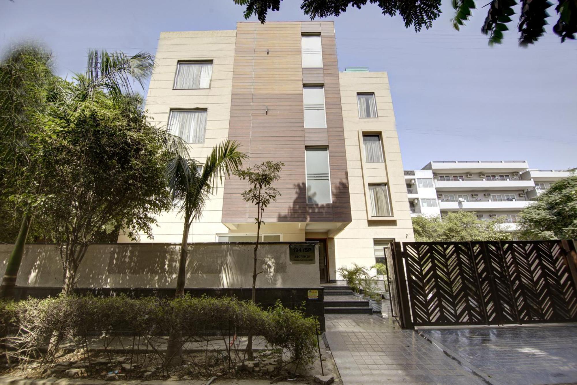 Saltstayz Select - Galleria Market & Golf Course Road Hotel